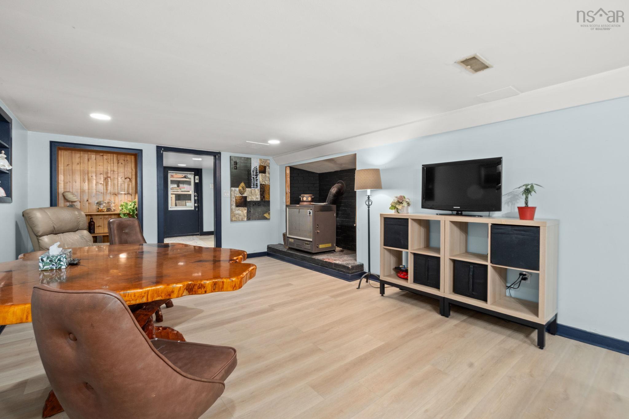 $499,900.00: 2152 St. Margarets Bay Road, Timberlea