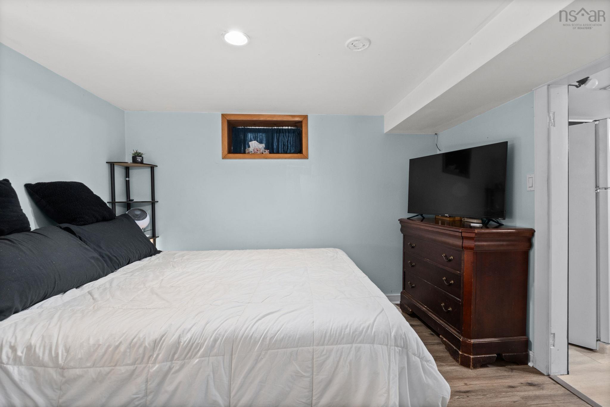 $499,900.00: 2152 St. Margarets Bay Road, Timberlea