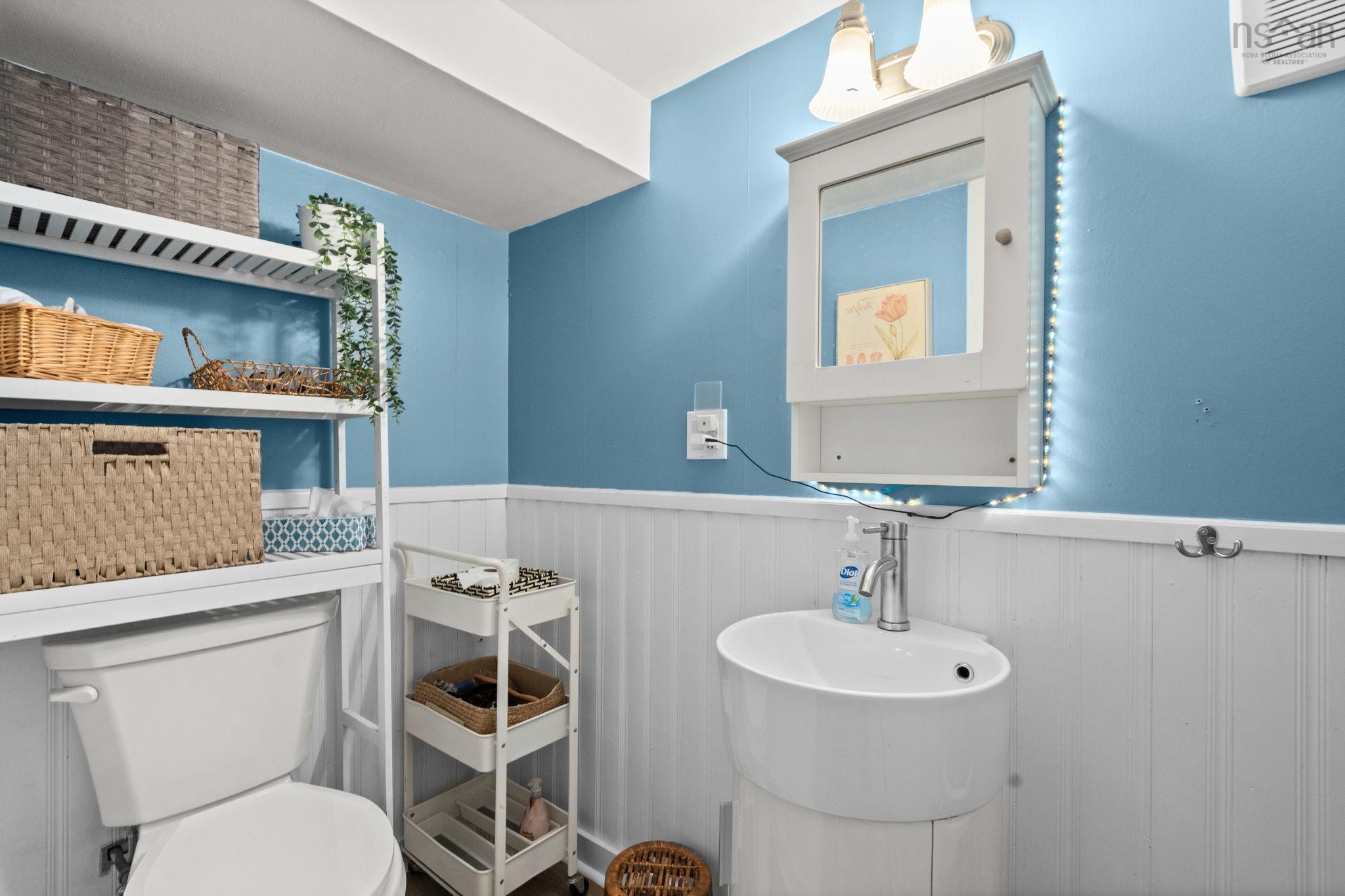 $499,900.00: 2152 St. Margarets Bay Road, Timberlea