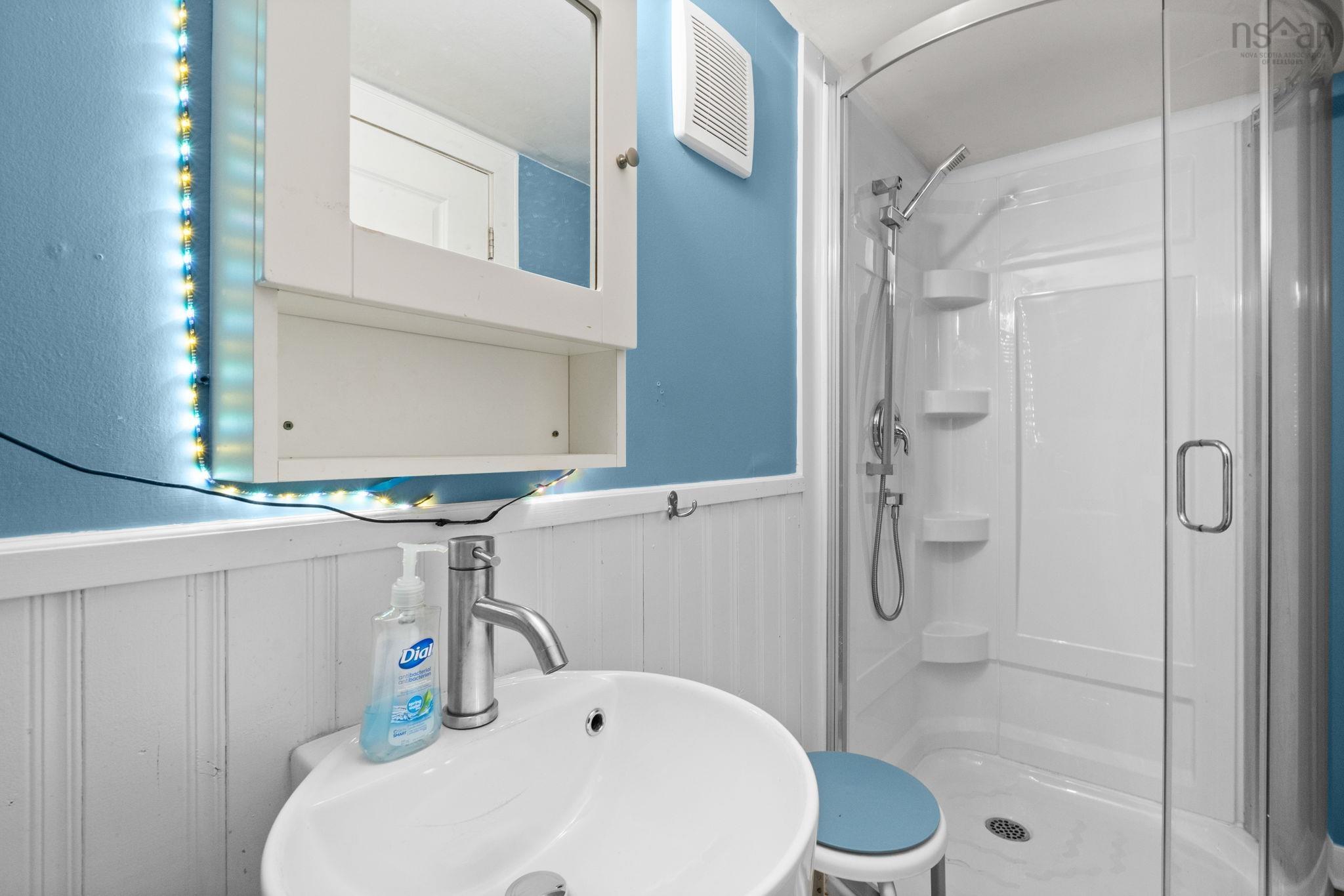 $499,900.00: 2152 St. Margarets Bay Road, Timberlea