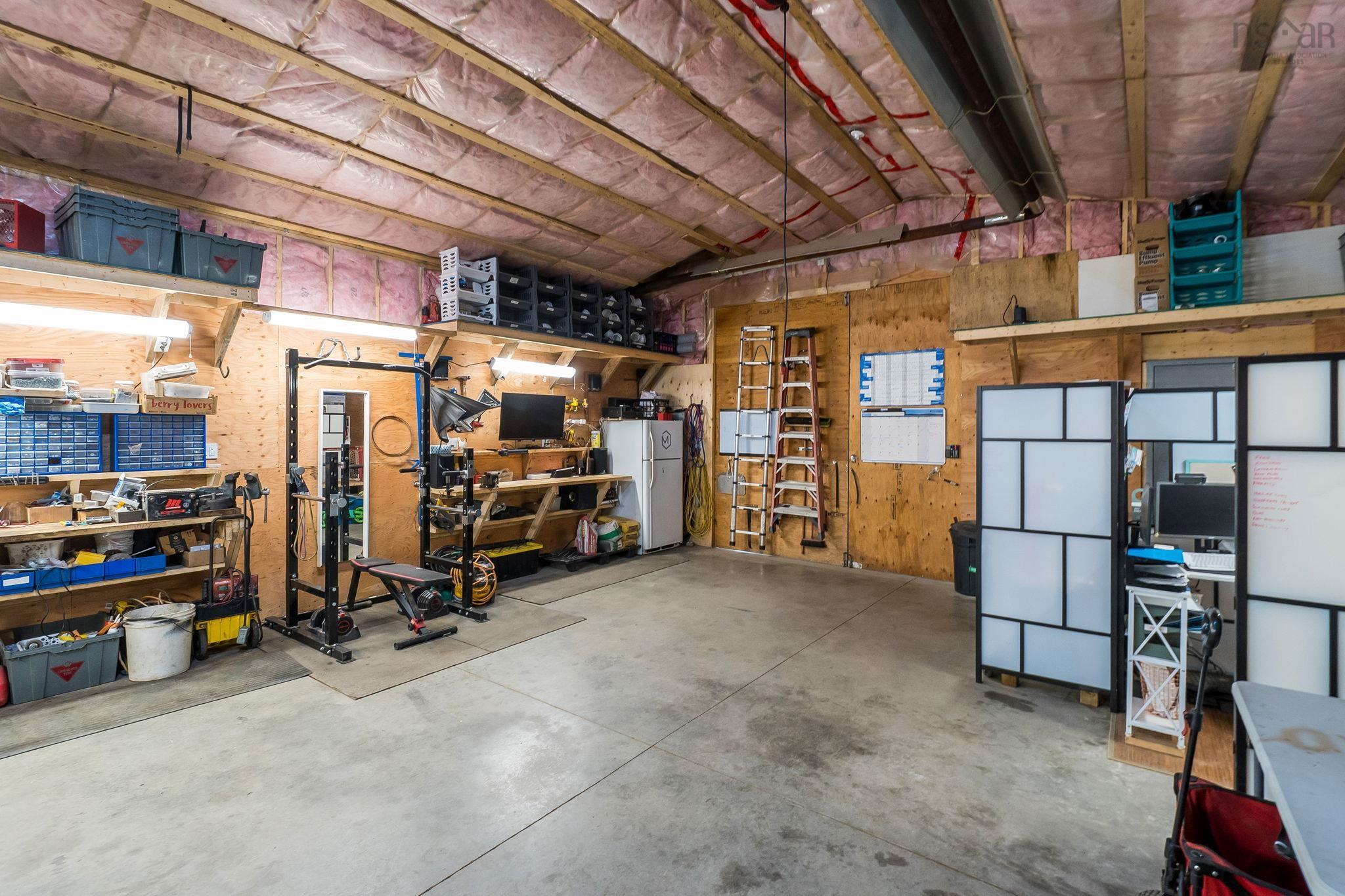 $499,900.00: 2152 St. Margarets Bay Road, Timberlea