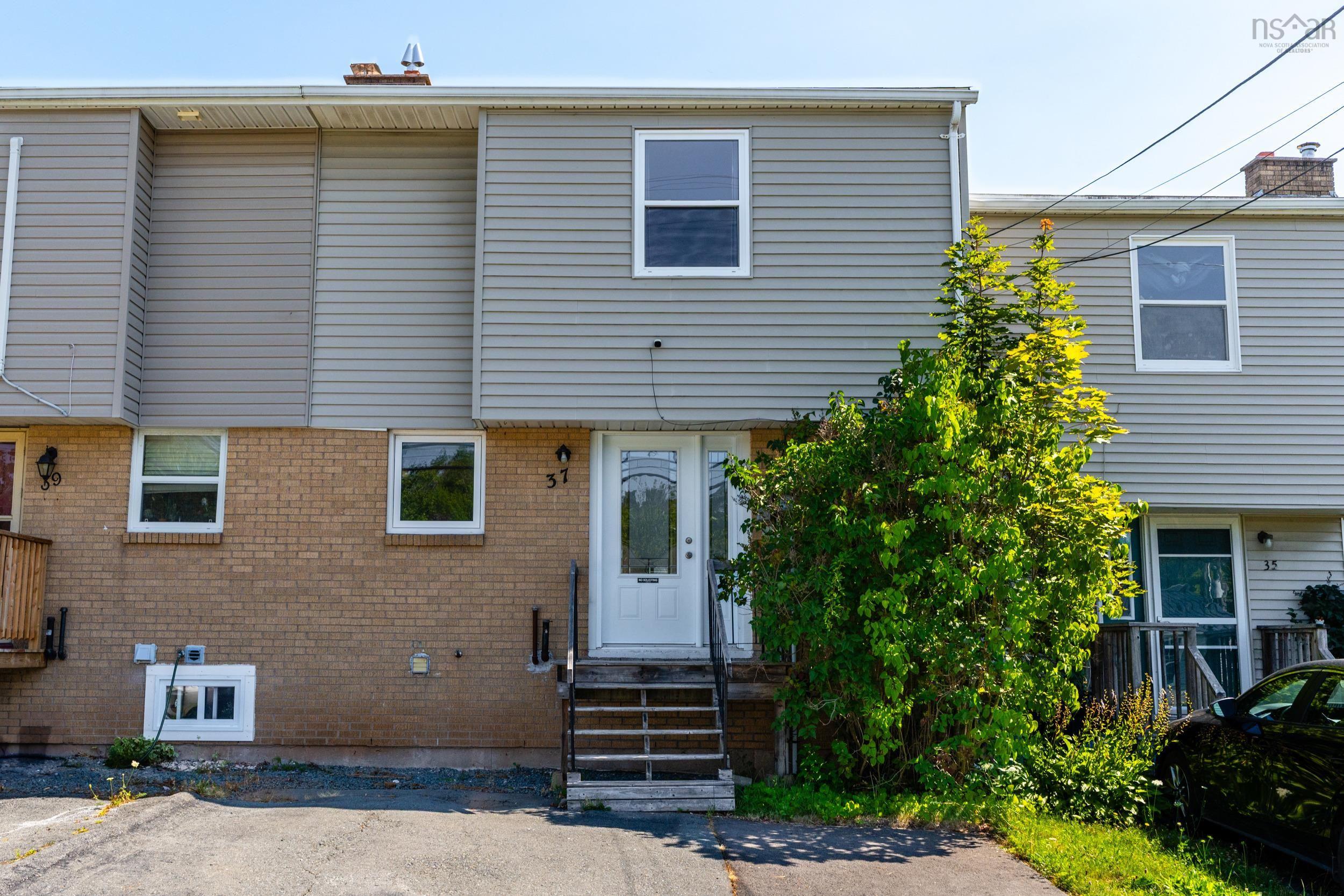 $374,900.00: 37 Circassion Drive, Dartmouth