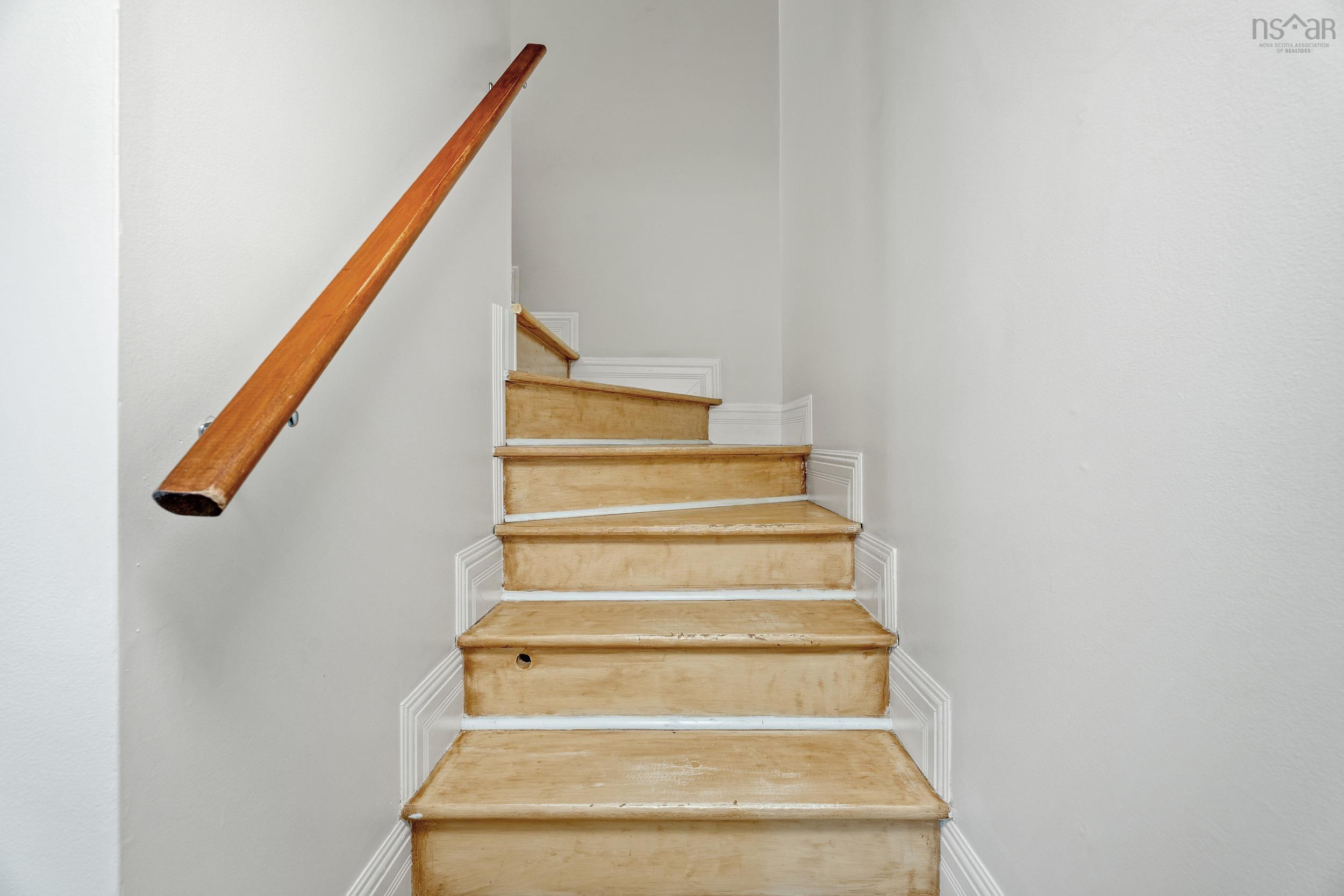 $374,900.00: 37 Circassion Drive, Dartmouth