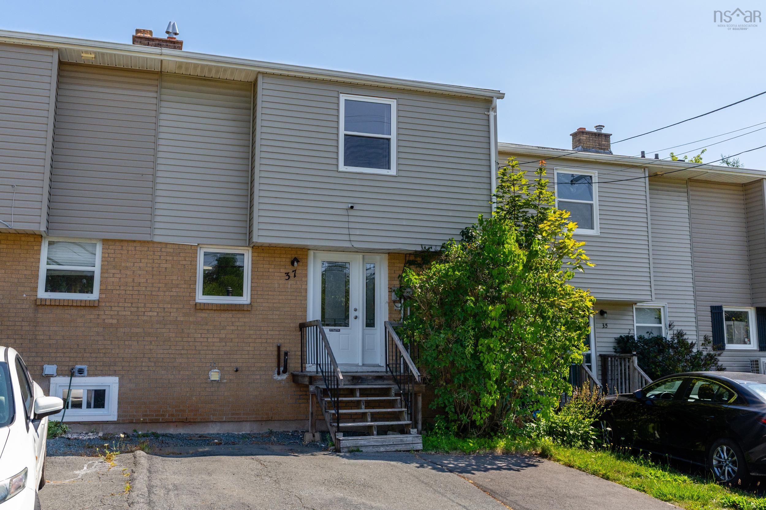 $374,900.00: 37 Circassion Drive, Dartmouth