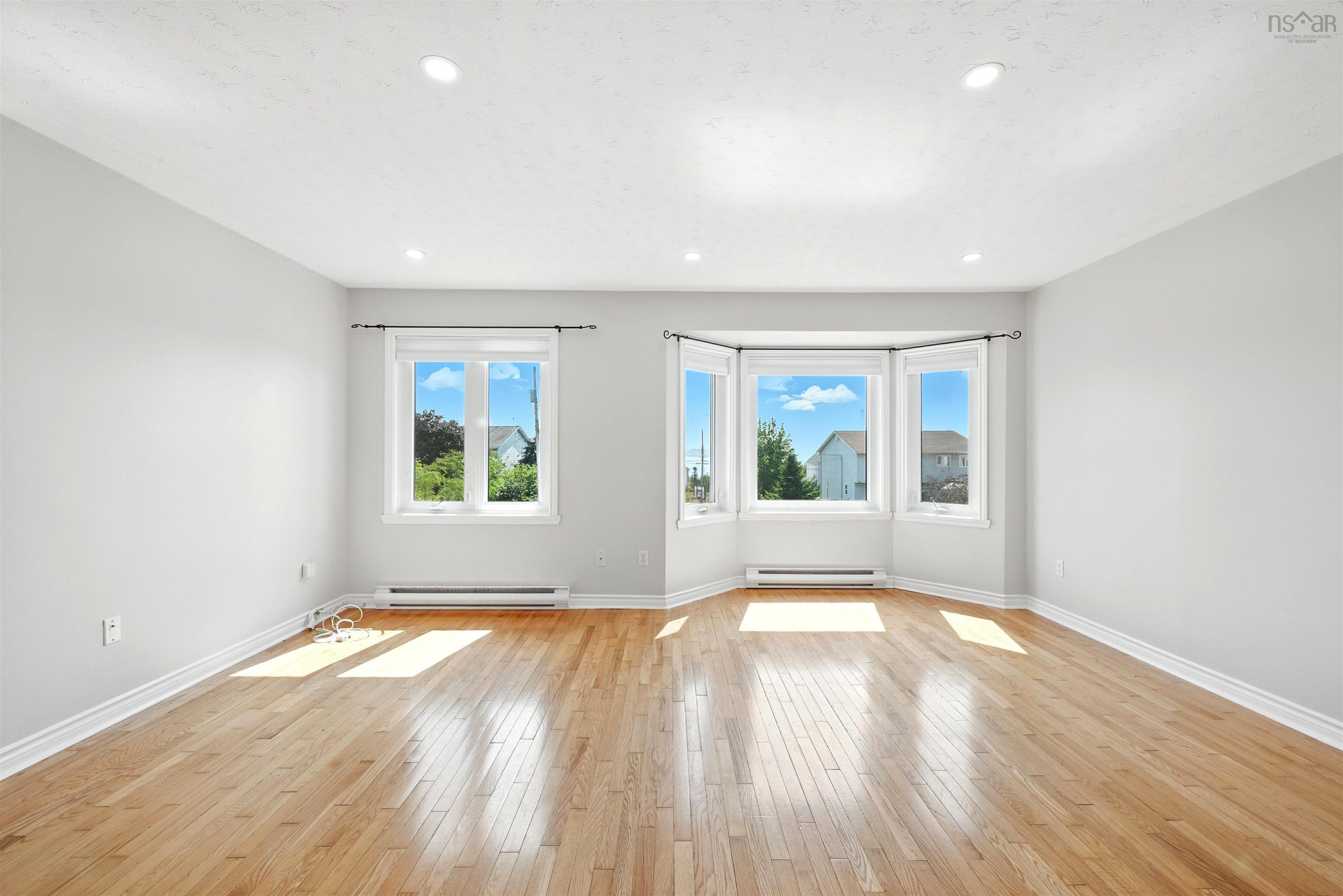 $509,900.00: 21 Lively Court, Bedford