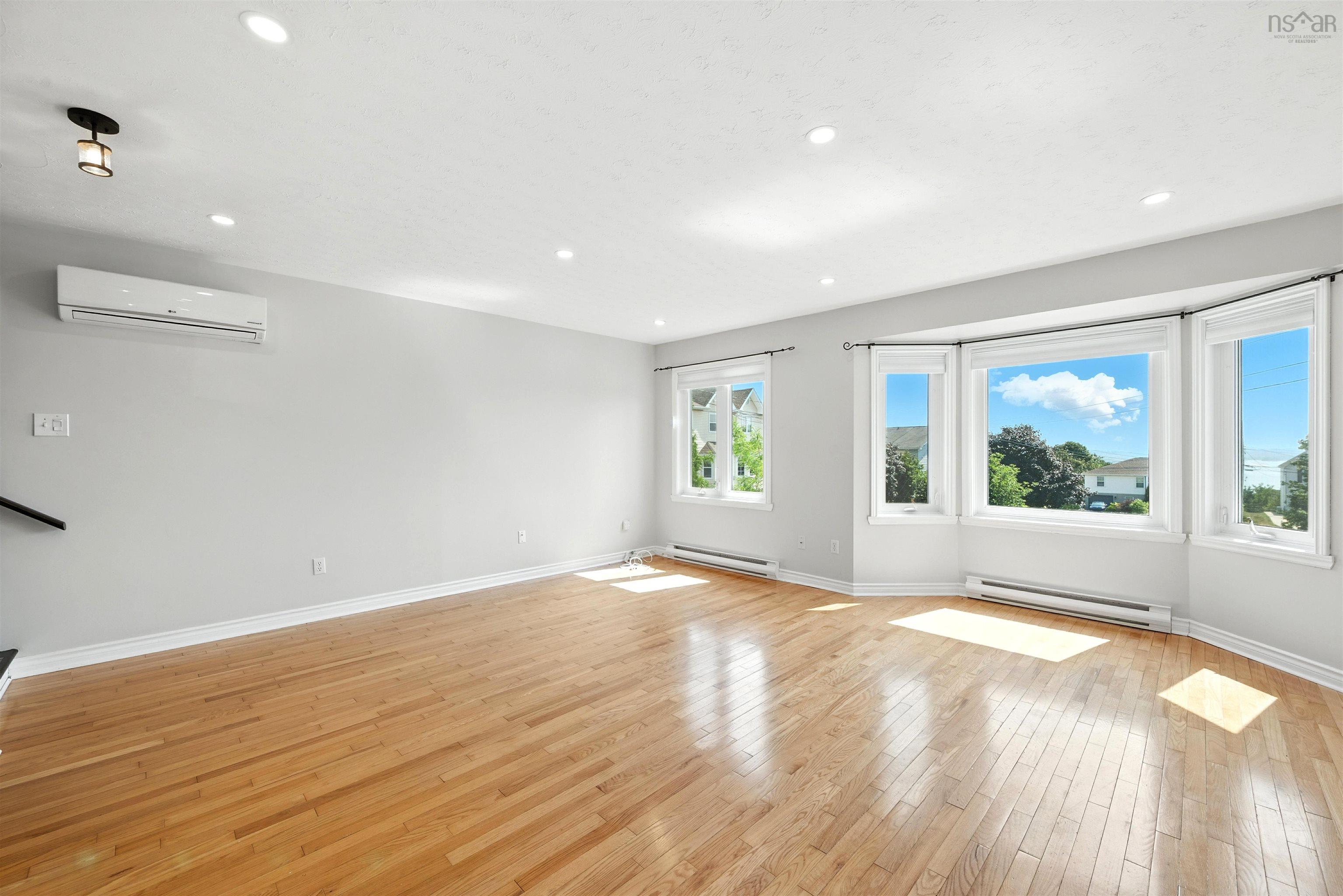 $509,900.00: 21 Lively Court, Bedford