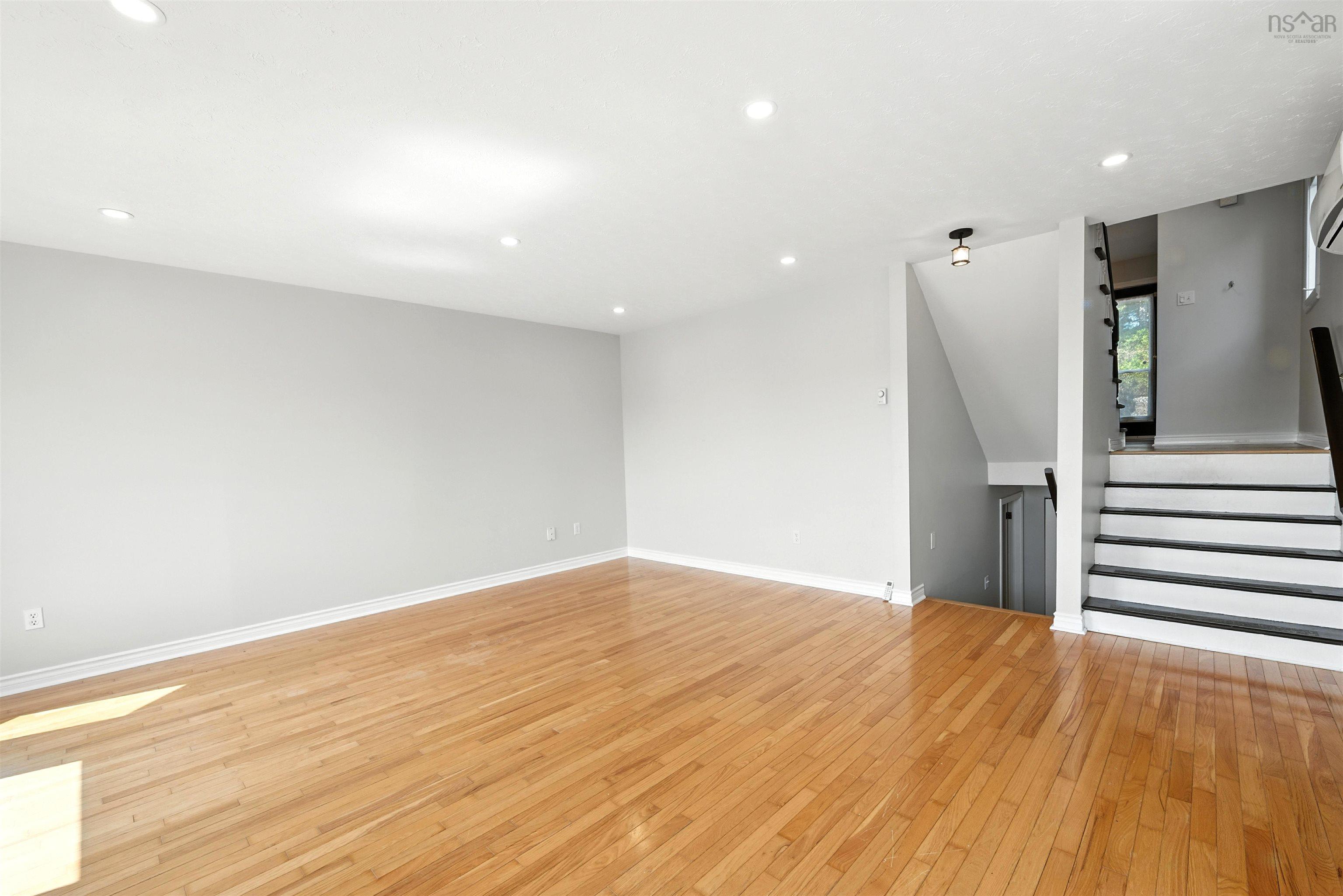 $509,900.00: 21 Lively Court, Bedford