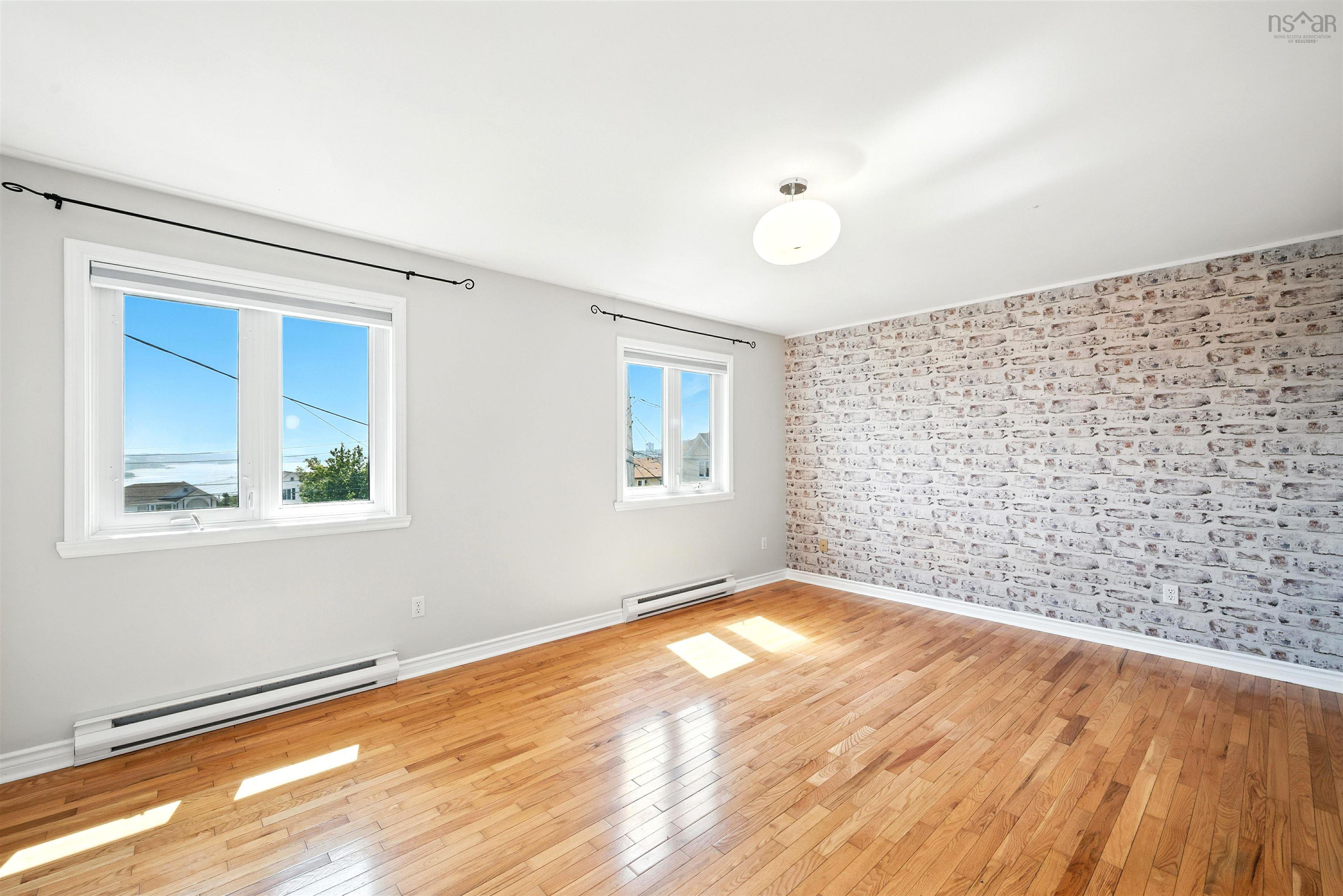 $509,900.00: 21 Lively Court, Bedford