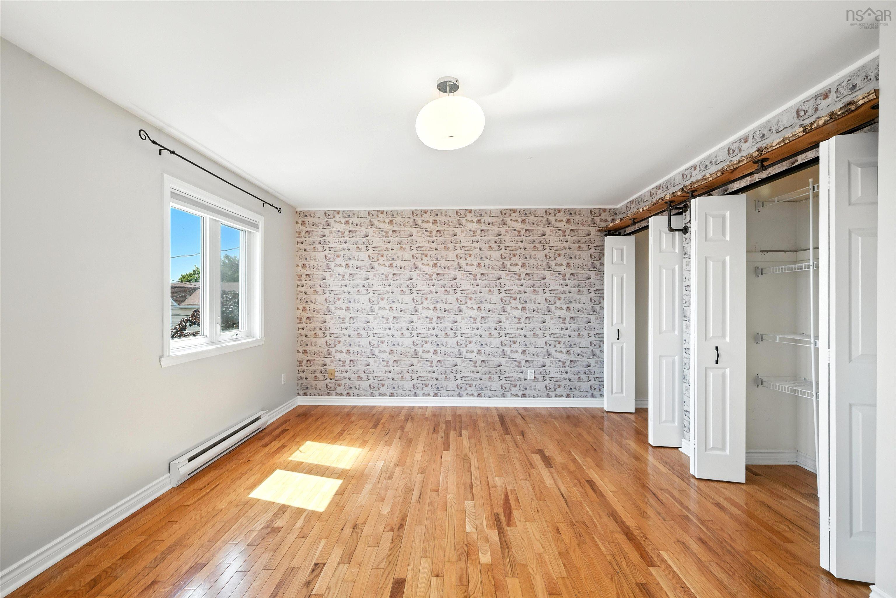 $509,900.00: 21 Lively Court, Bedford