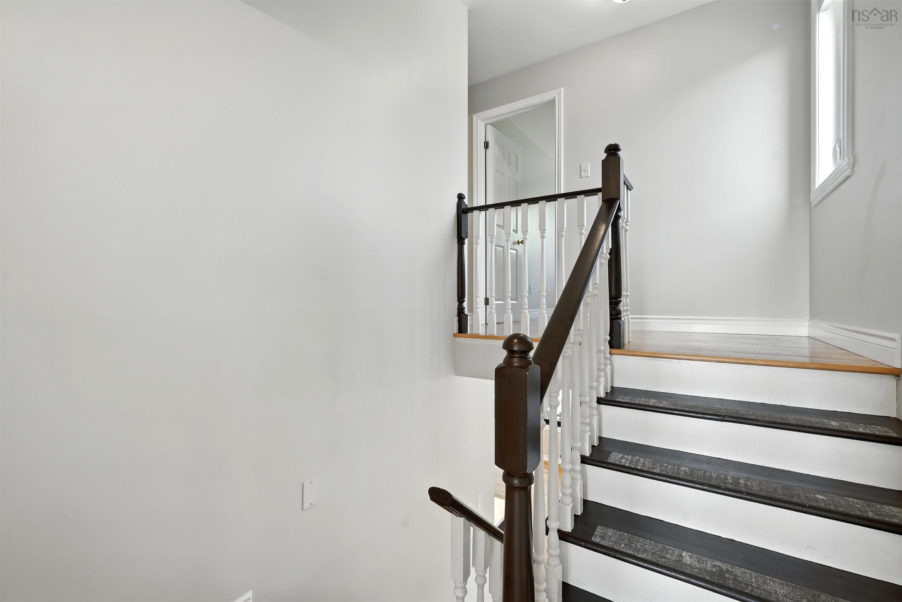 $509,900.00: 21 Lively Court, Bedford