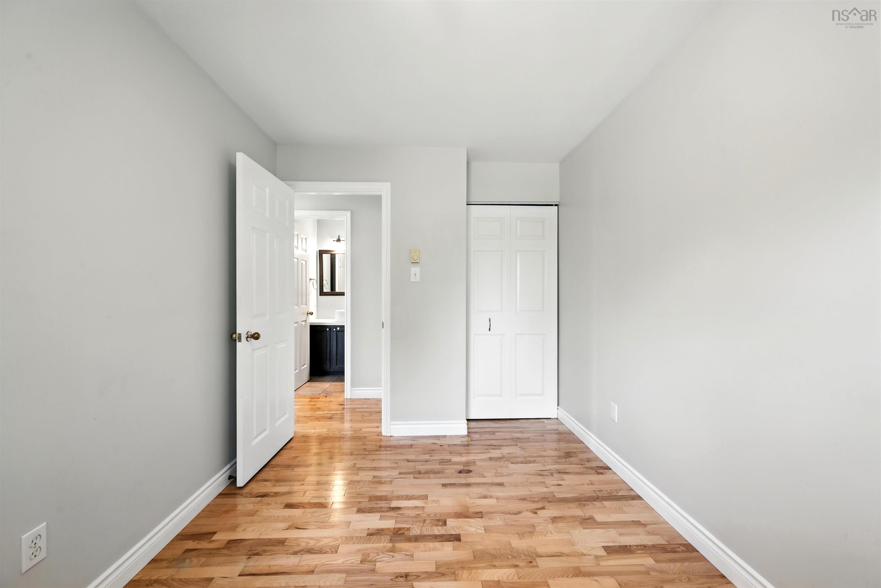 $509,900.00: 21 Lively Court, Bedford