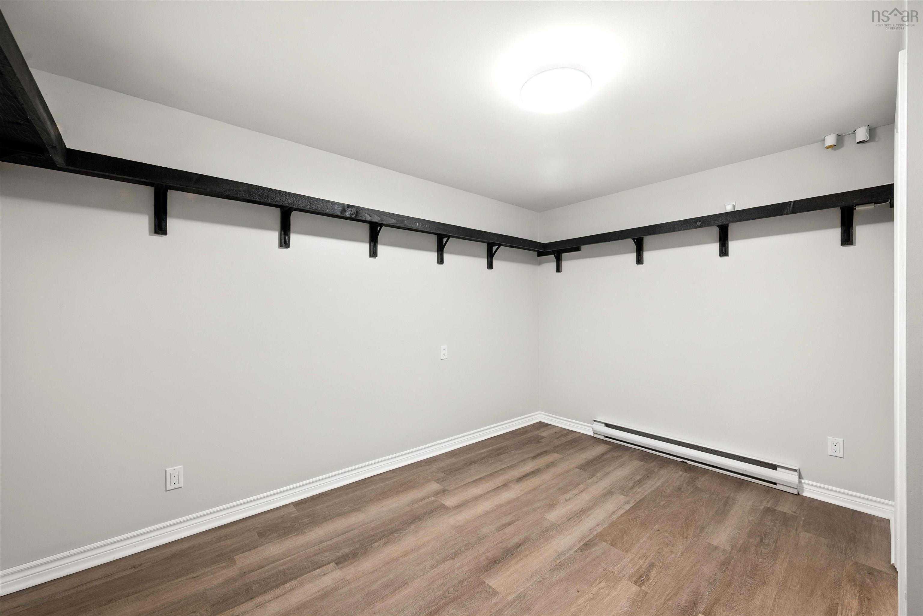 $509,900.00: 21 Lively Court, Bedford