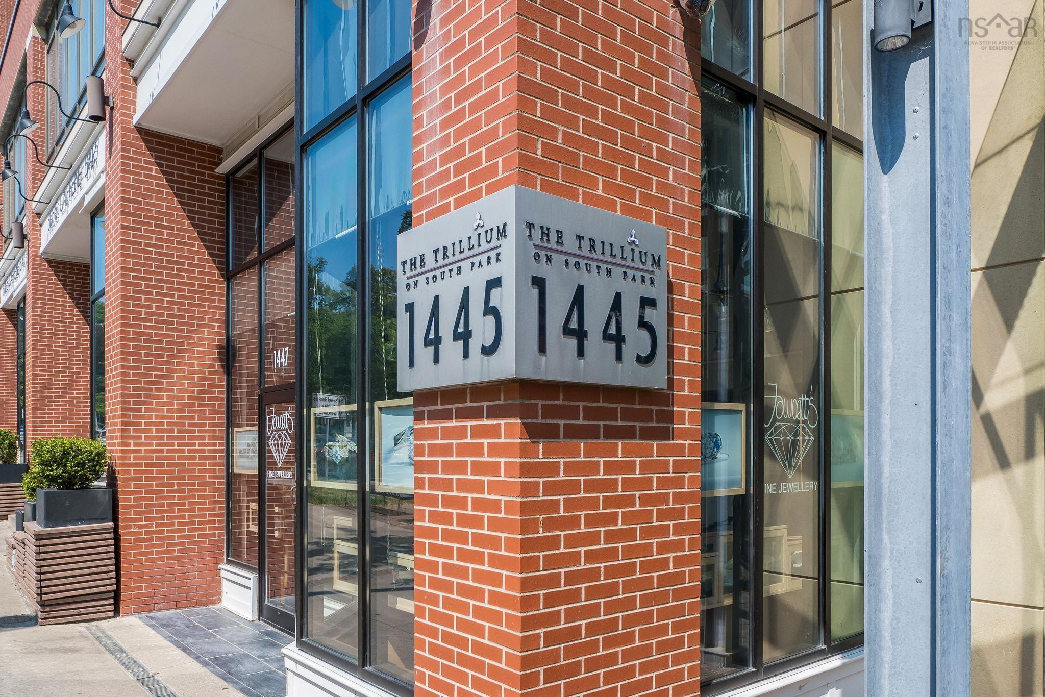 $974,900.00: 303 1445 South Park Street, Halifax