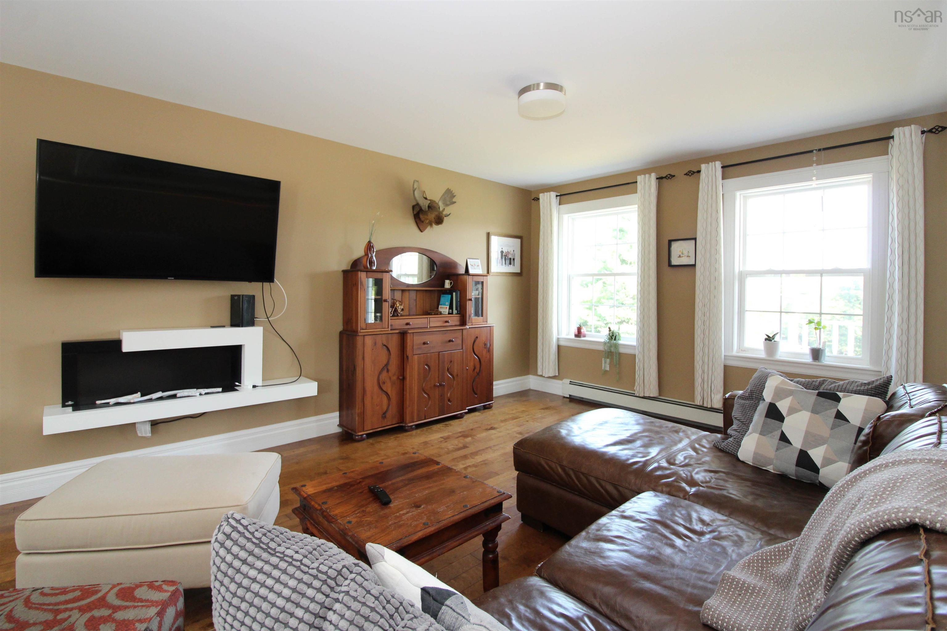 $660,000.00: 60 Glenabbey Drive, Murray Siding