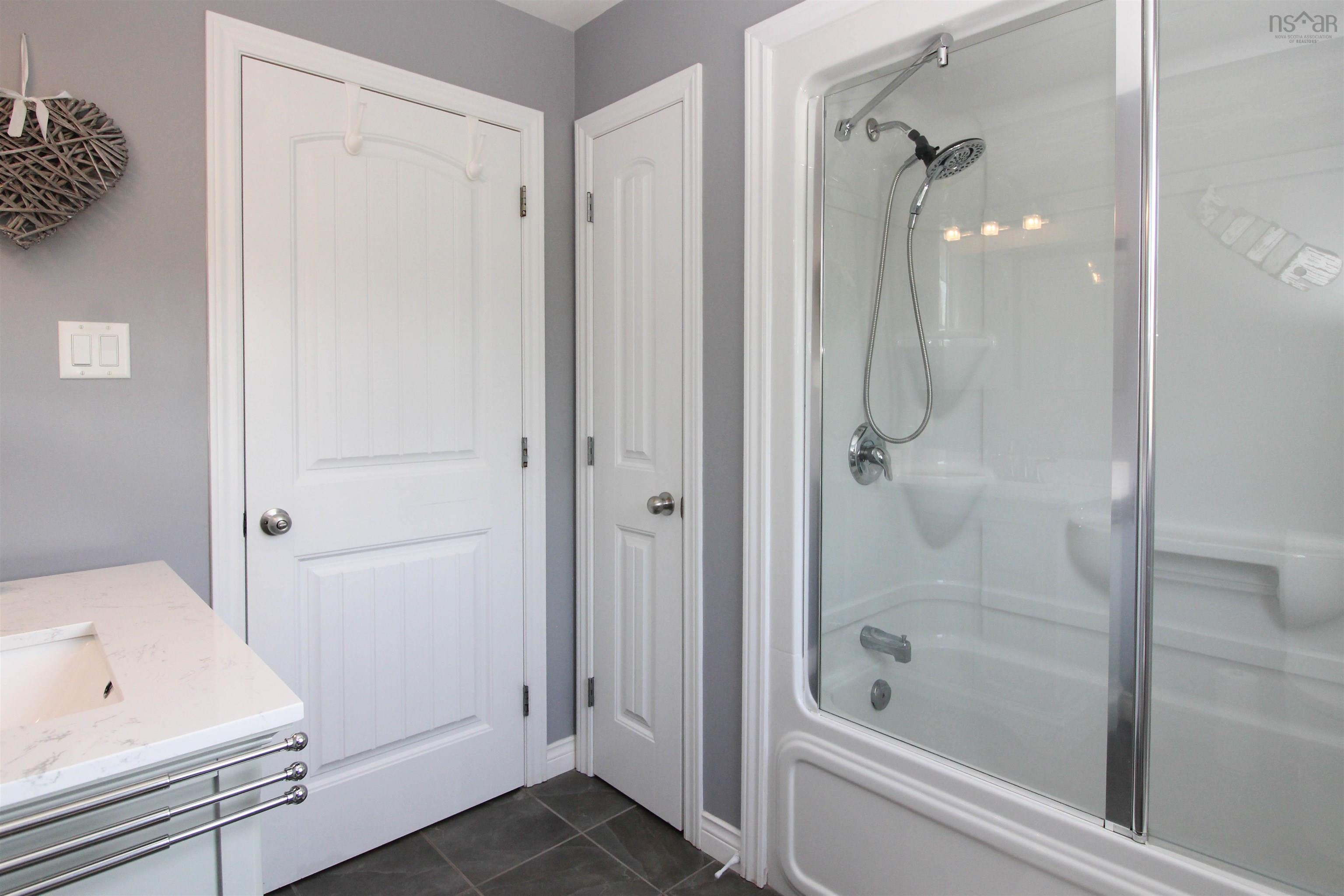 $660,000.00: 60 Glenabbey Drive, Murray Siding