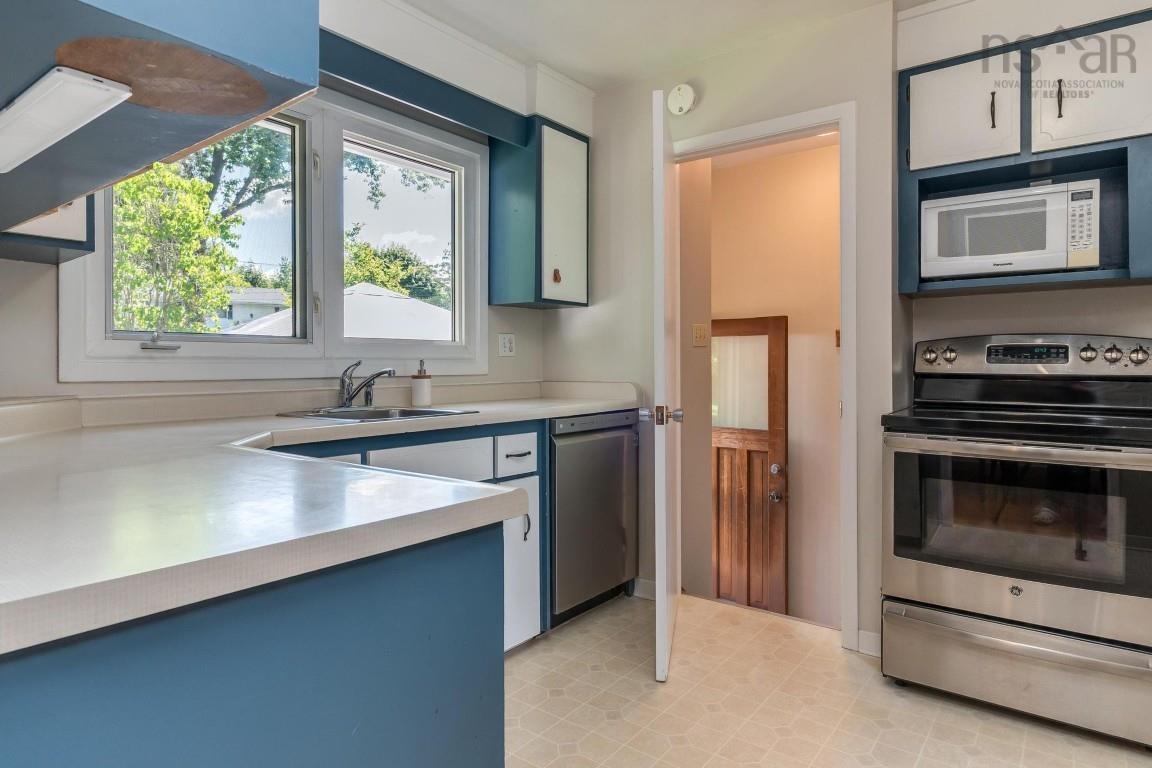 $519,900.00: 37 Robert Drive, Dartmouth