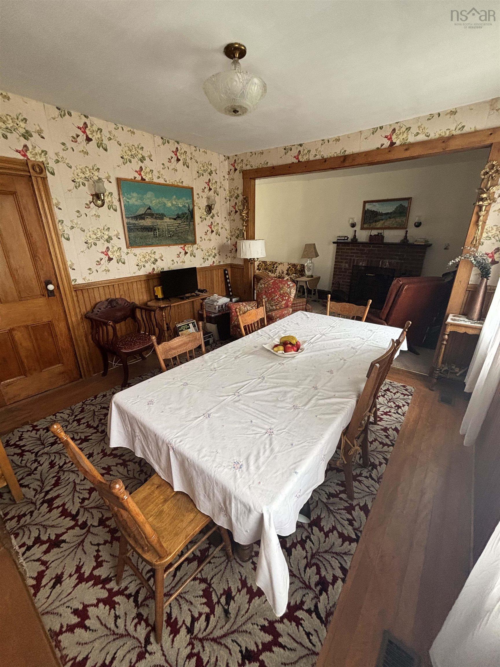 $449,000.00: 2121 Loch Lomond Road, Loch Lomond