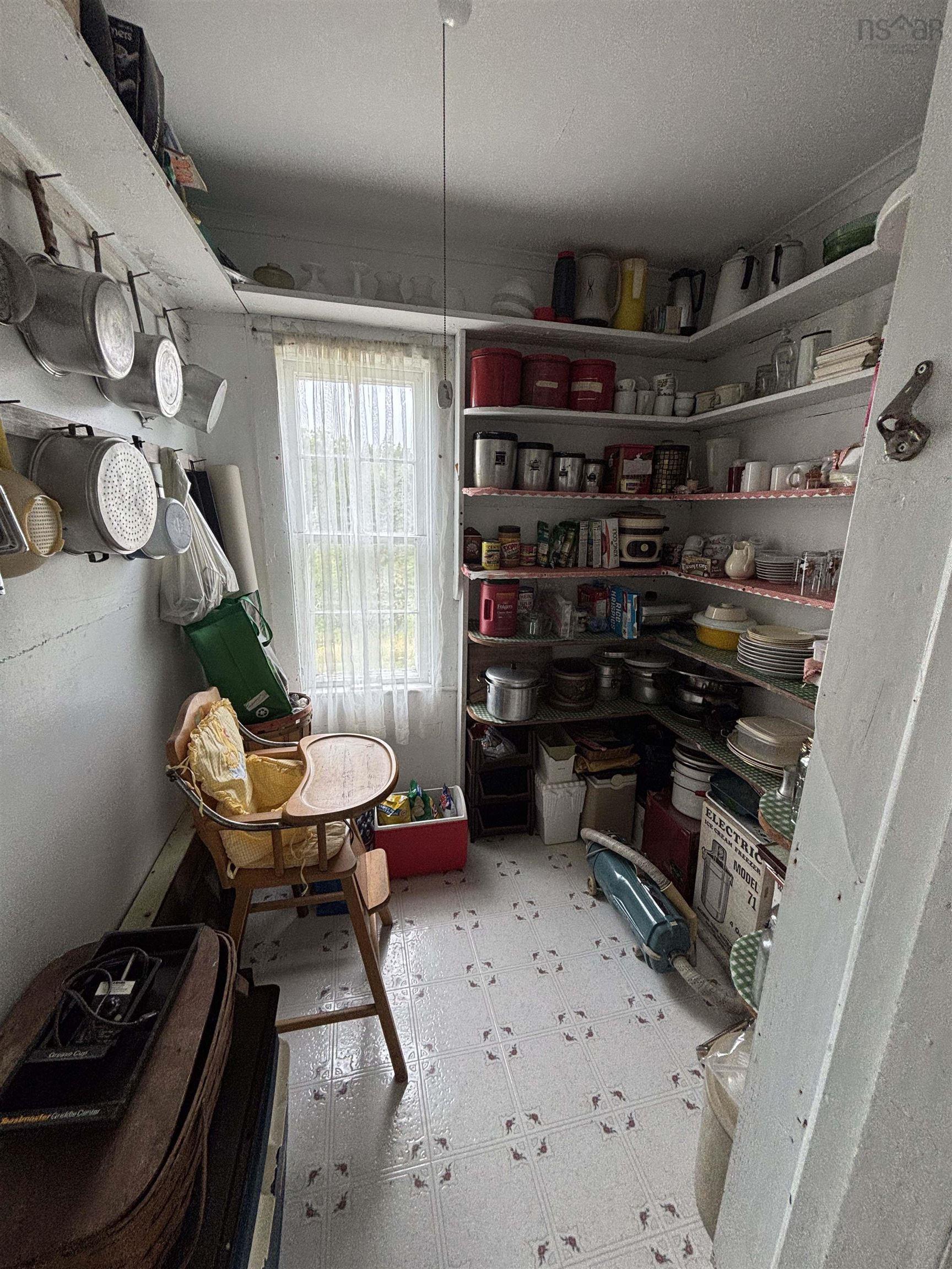 $449,000.00: 2121 Loch Lomond Road, Loch Lomond