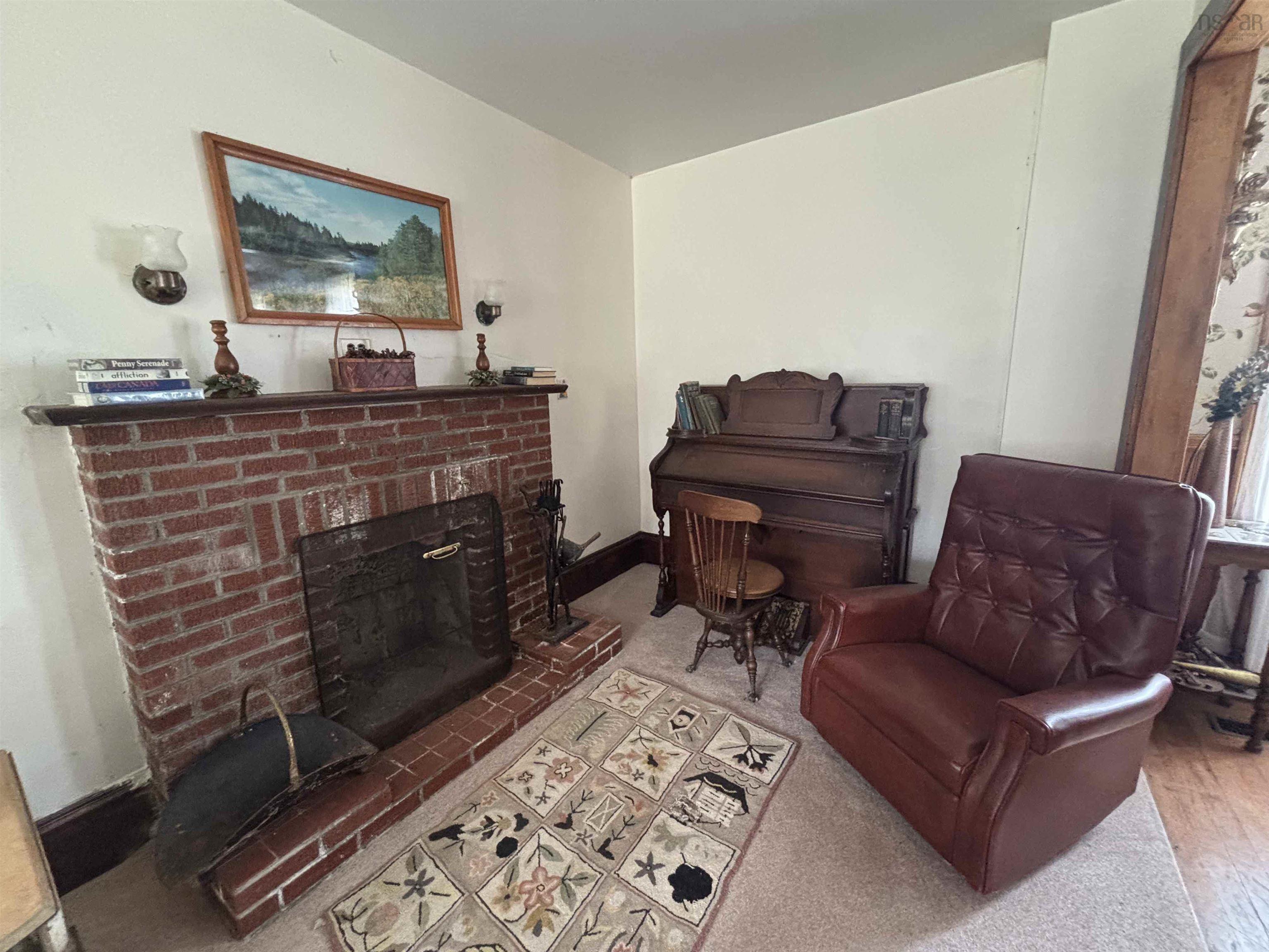 $449,000.00: 2121 Loch Lomond Road, Loch Lomond