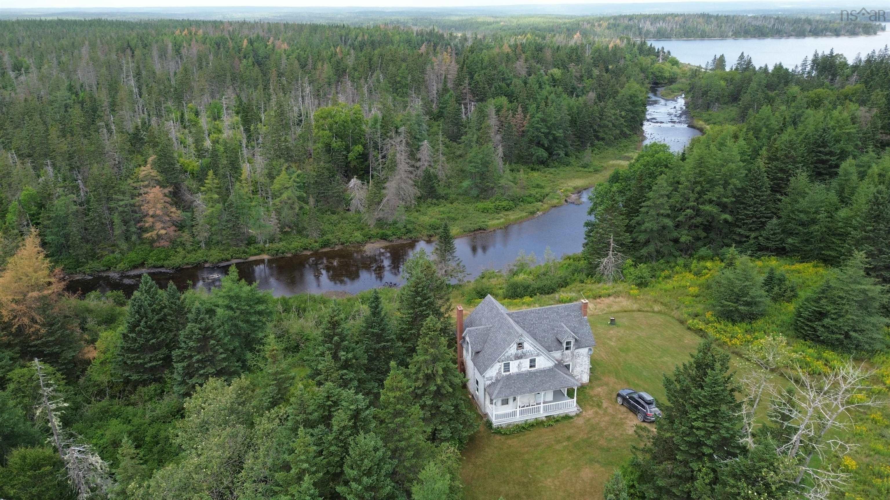 $449,000.00: 2121 Loch Lomond Road, Loch Lomond