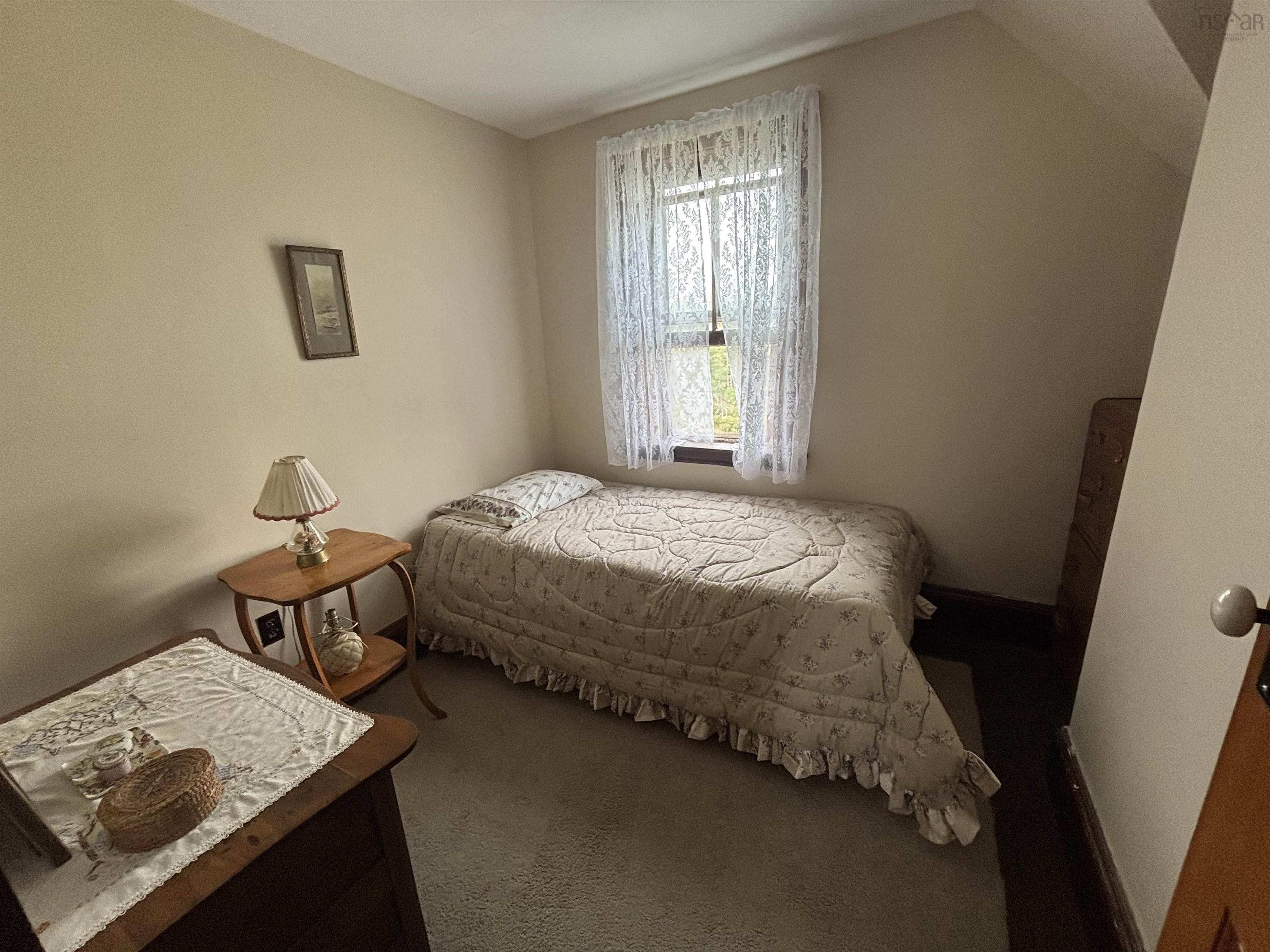 $449,000.00: 2121 Loch Lomond Road, Loch Lomond