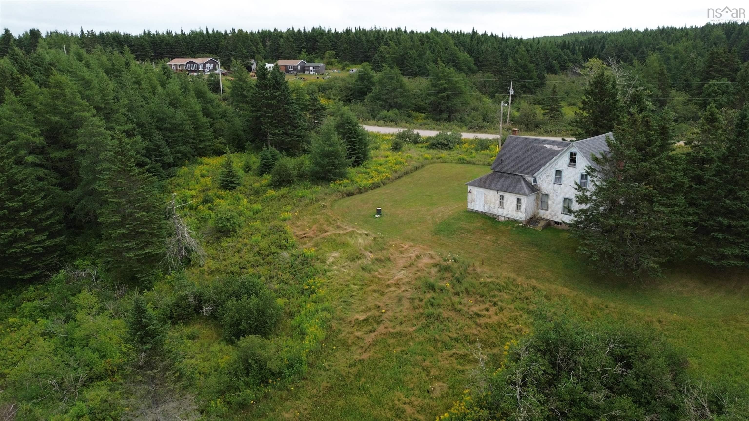 $449,000.00: 2121 Loch Lomond Road, Loch Lomond