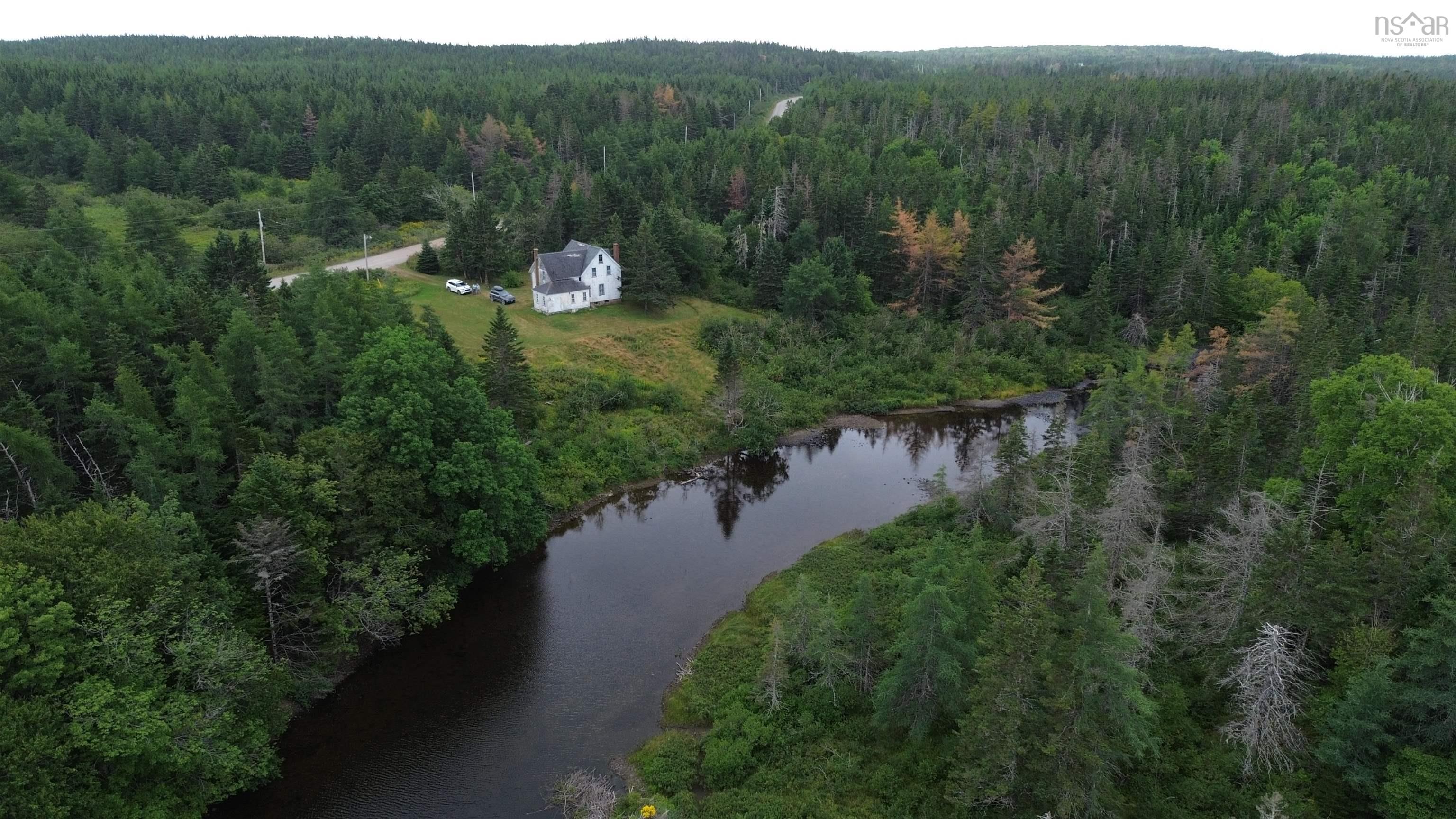 $449,000.00: 2121 Loch Lomond Road, Loch Lomond