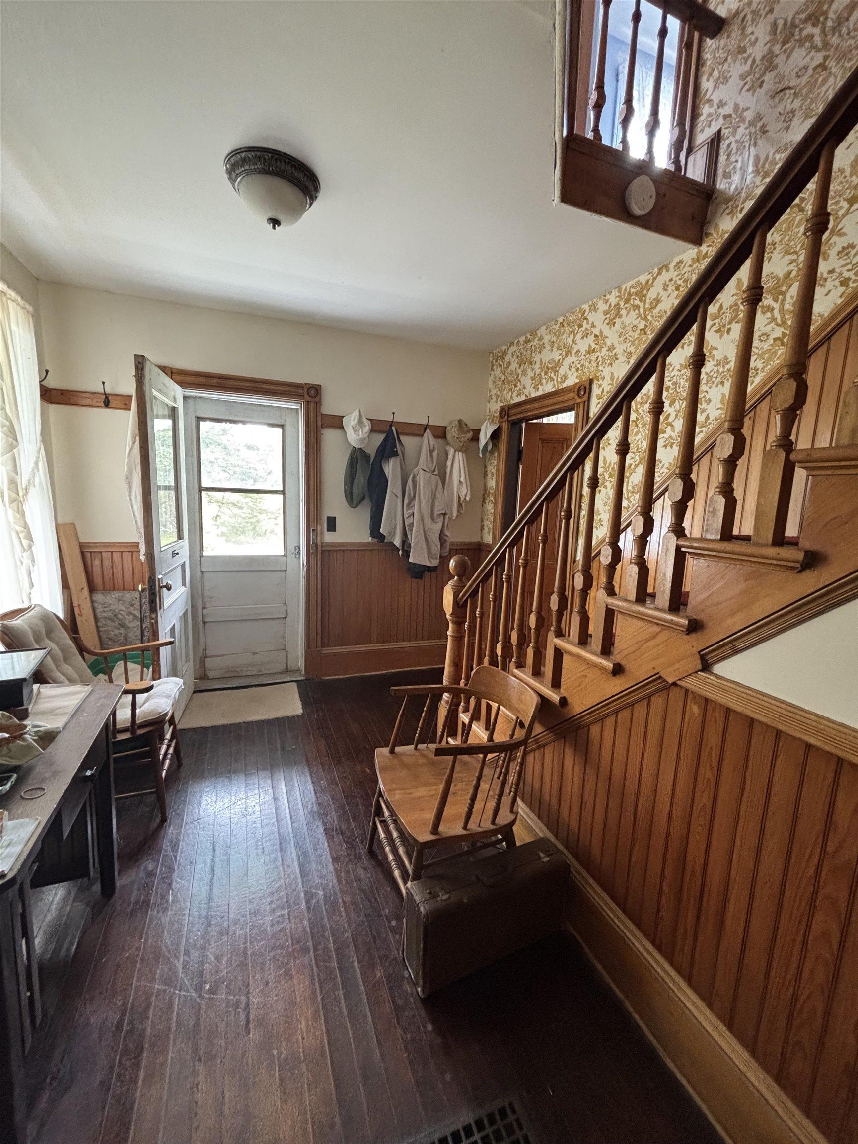 $449,000.00: 2121 Loch Lomond Road, Loch Lomond