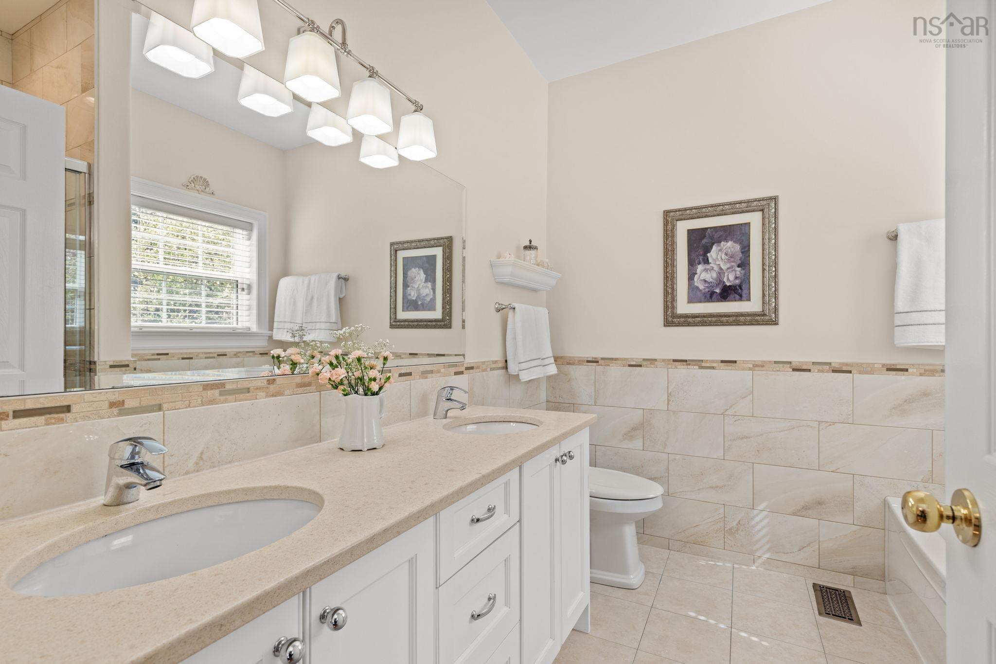 $929,000.00: 124 Lakeshore Park Terrace, Dartmouth