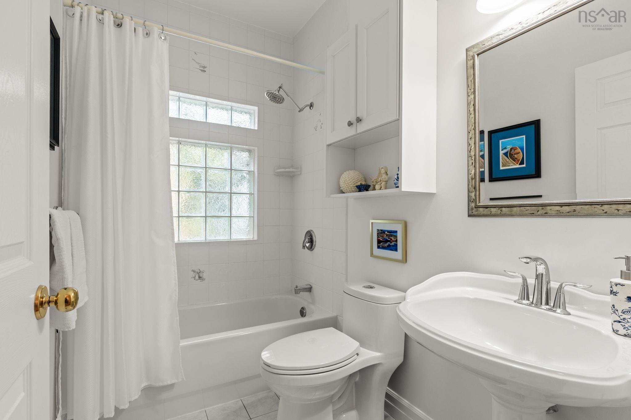 $929,000.00: 124 Lakeshore Park Terrace, Dartmouth