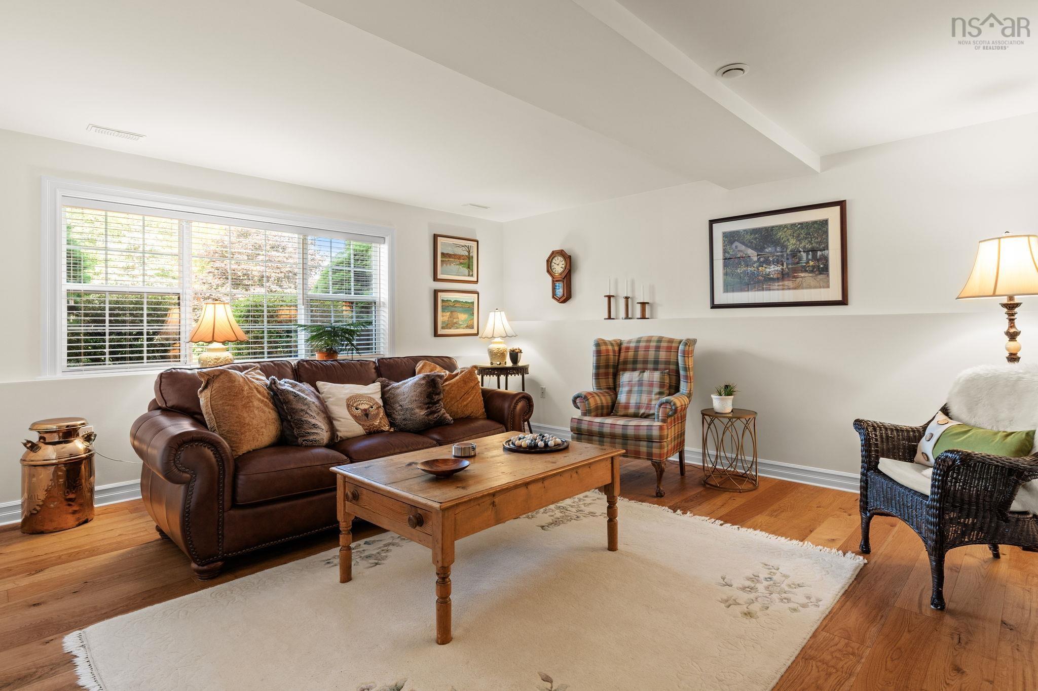 $929,000.00: 124 Lakeshore Park Terrace, Dartmouth