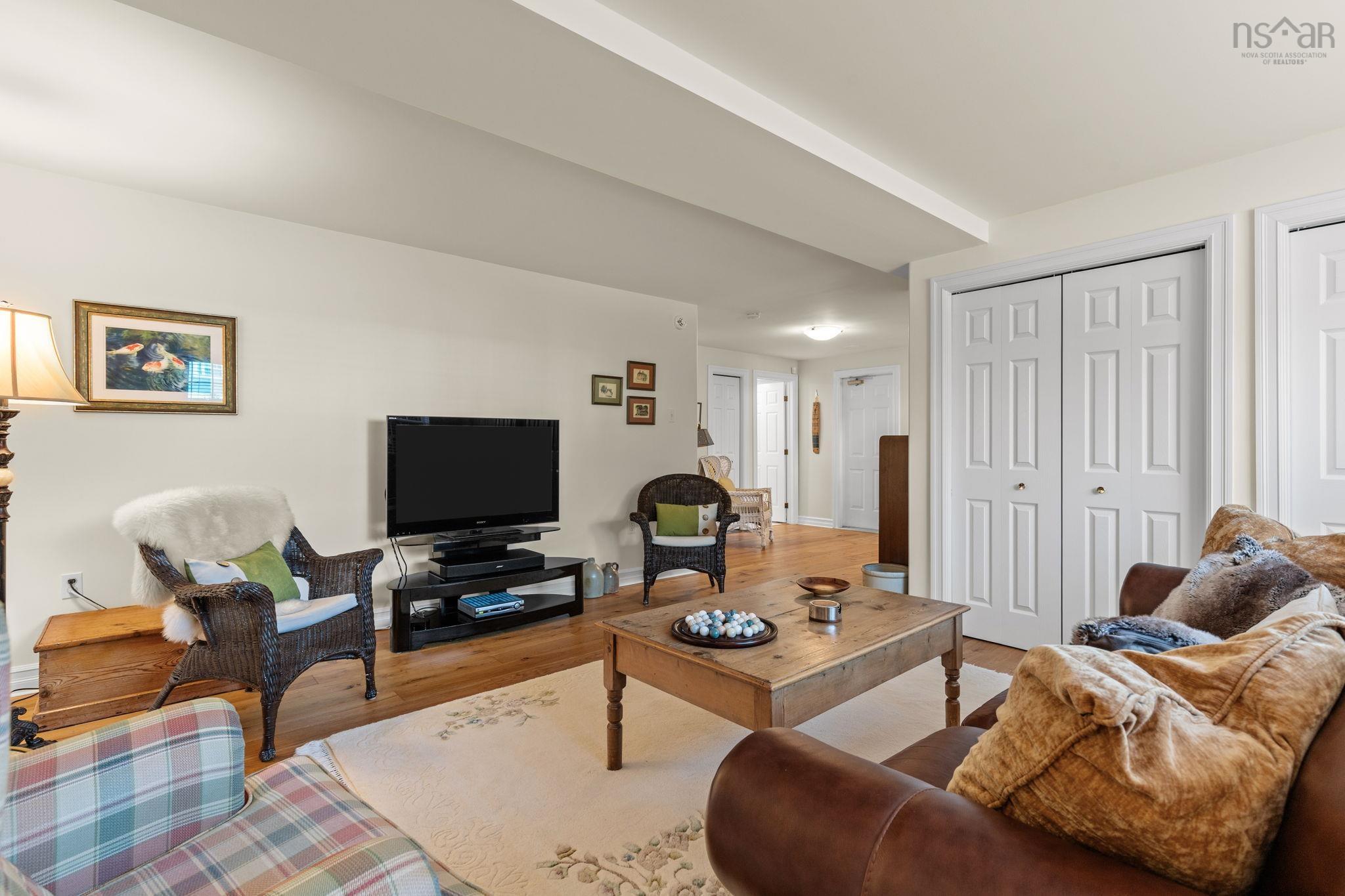 $929,000.00: 124 Lakeshore Park Terrace, Dartmouth