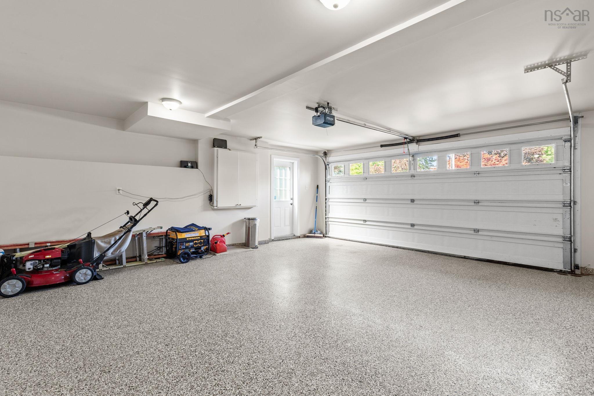 $929,000.00: 124 Lakeshore Park Terrace, Dartmouth