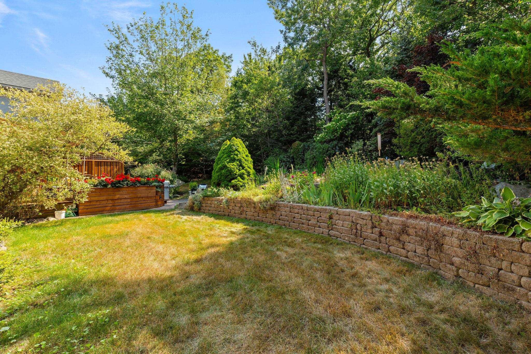 $929,000.00: 124 Lakeshore Park Terrace, Dartmouth