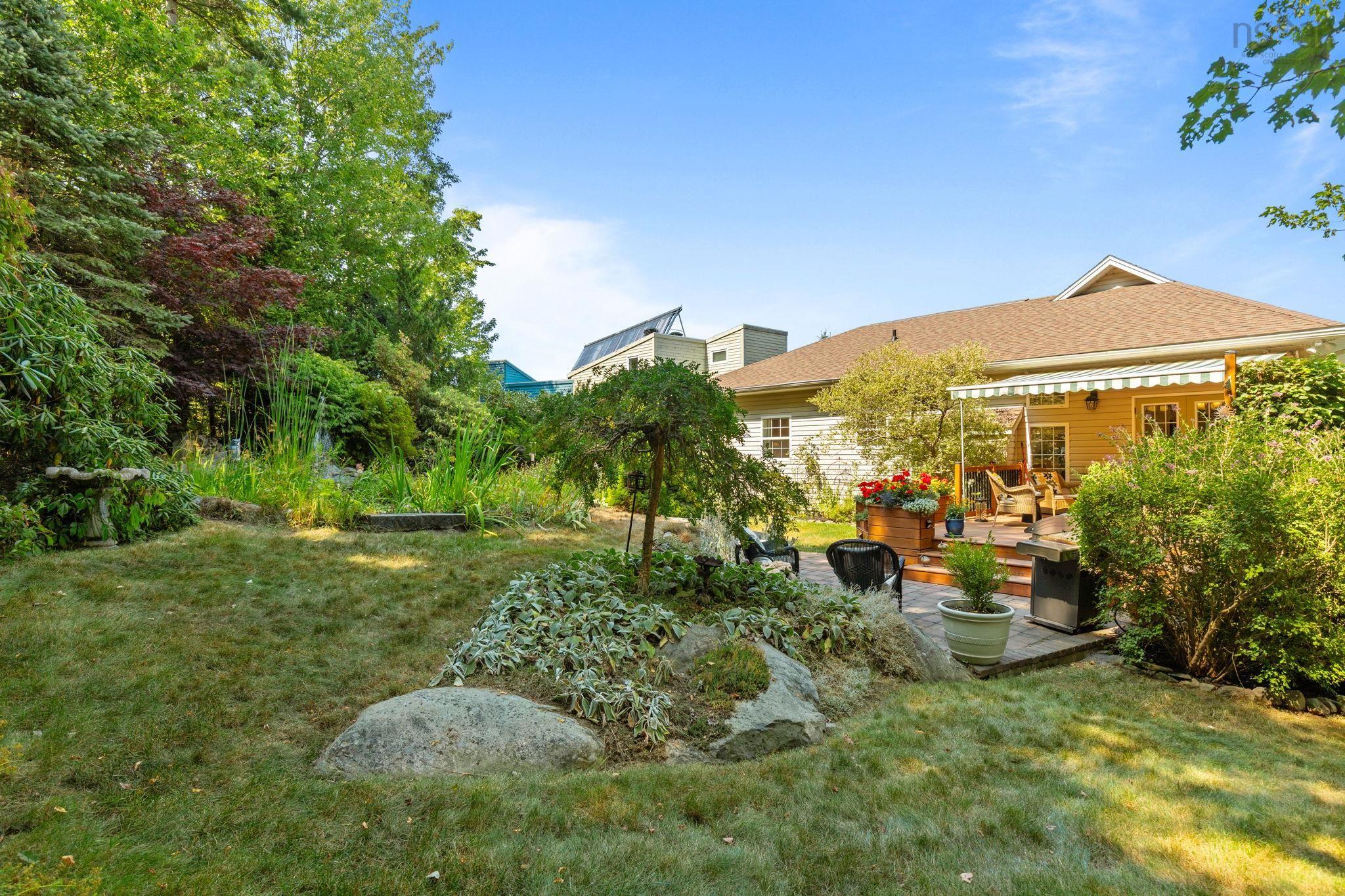 $929,000.00: 124 Lakeshore Park Terrace, Dartmouth