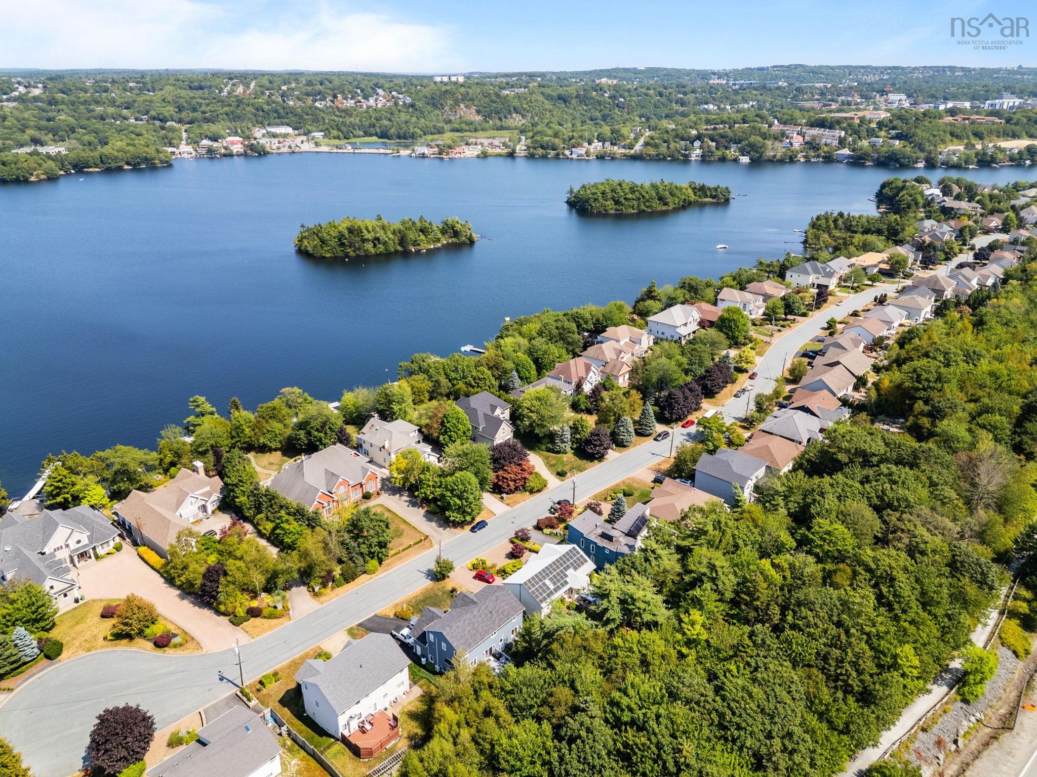 $929,000.00: 124 Lakeshore Park Terrace, Dartmouth