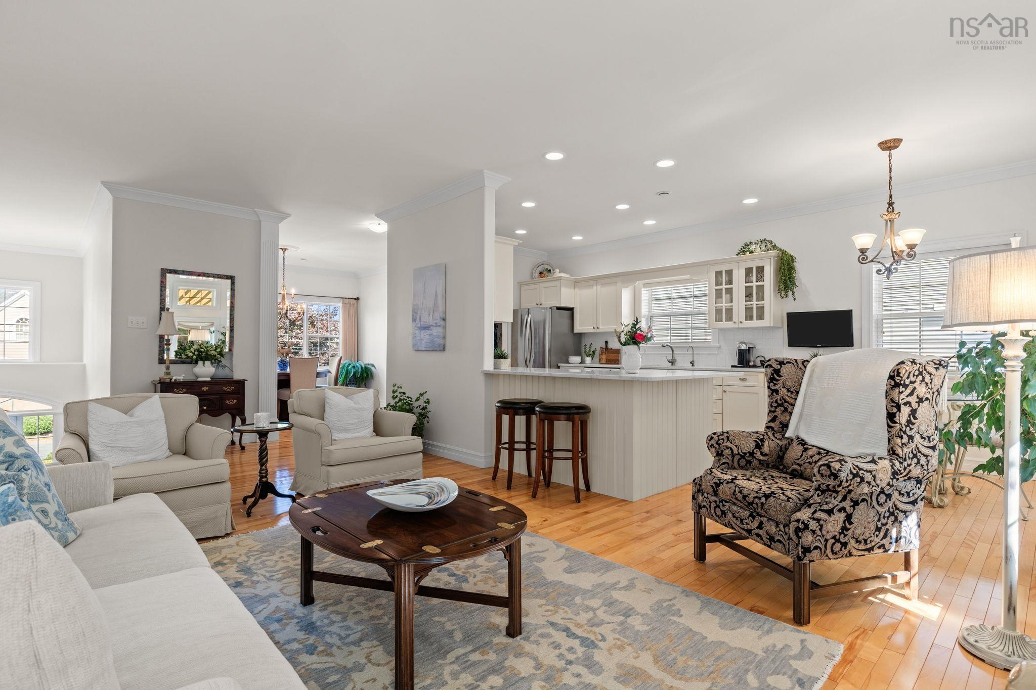 $929,000.00: 124 Lakeshore Park Terrace, Dartmouth