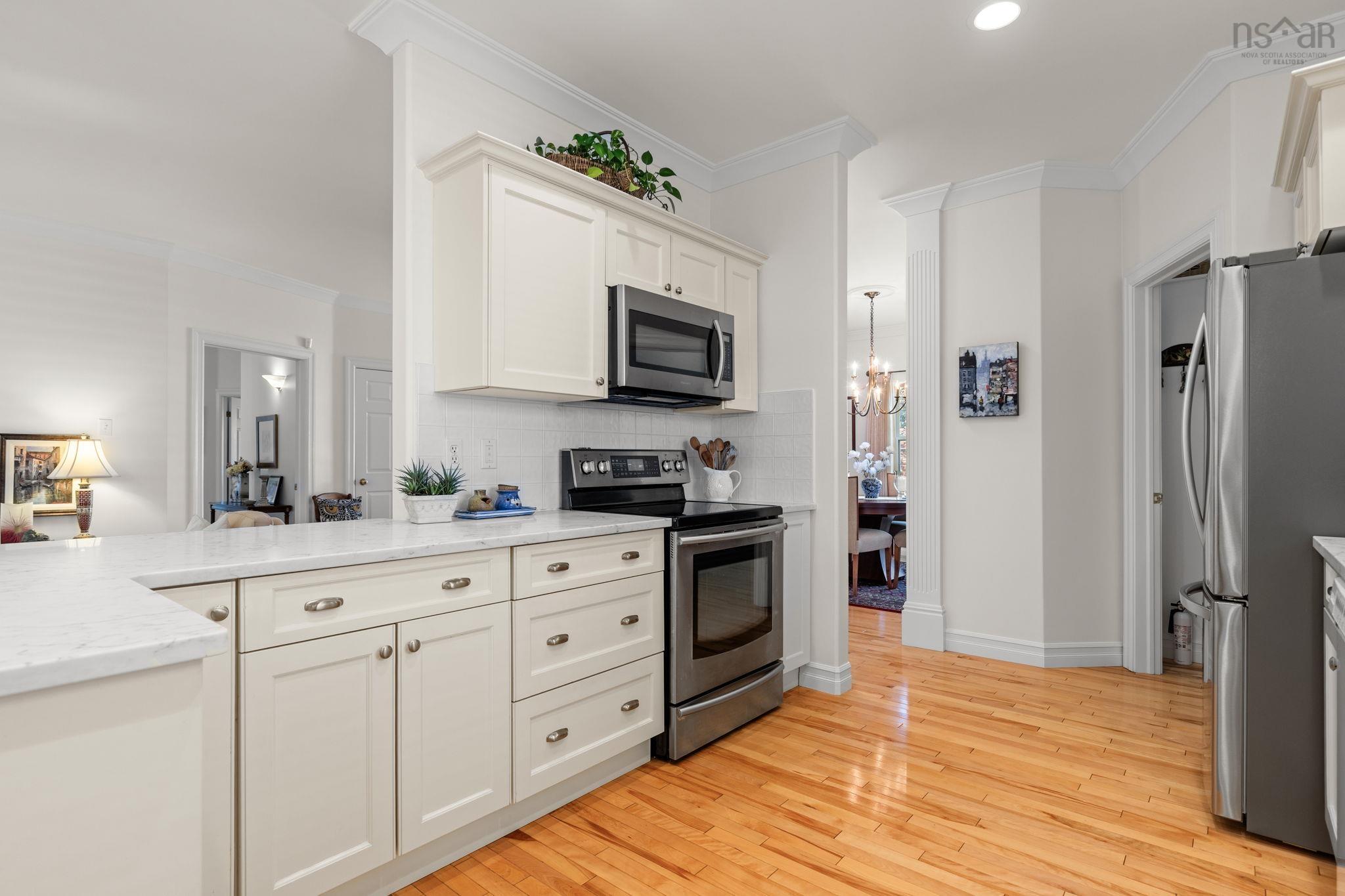 $929,000.00: 124 Lakeshore Park Terrace, Dartmouth