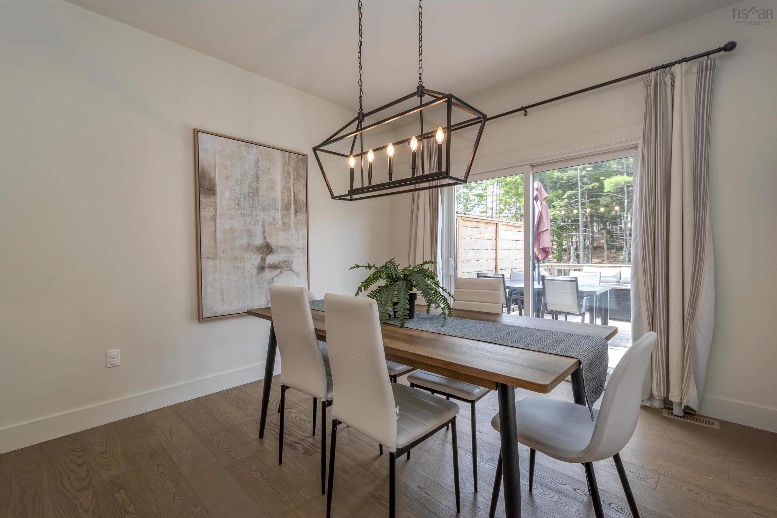 $959,900.00: 77 Bristolton Avenue, Bedford