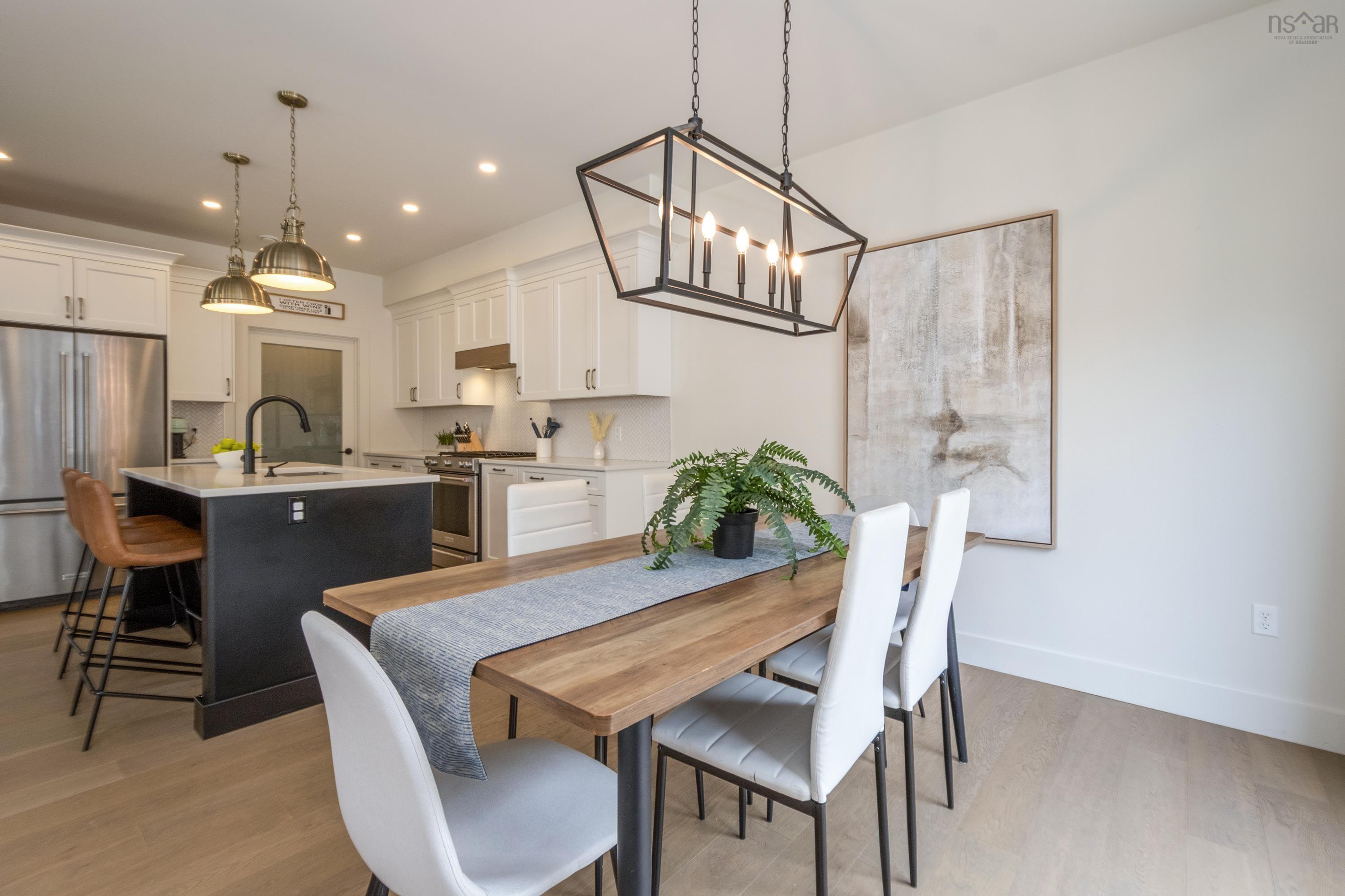 $959,900.00: 77 Bristolton Avenue, Bedford