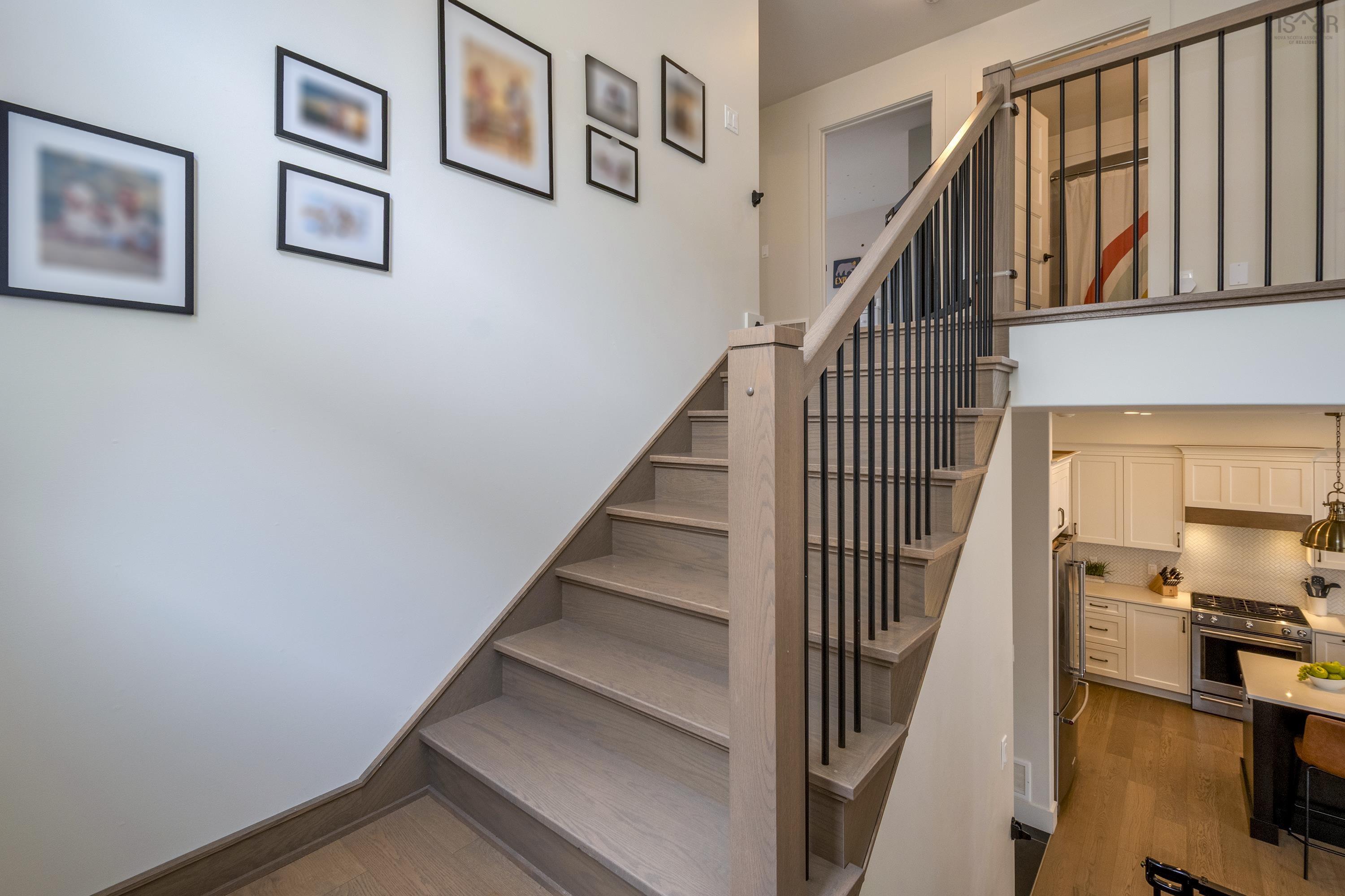 $959,900.00: 77 Bristolton Avenue, Bedford