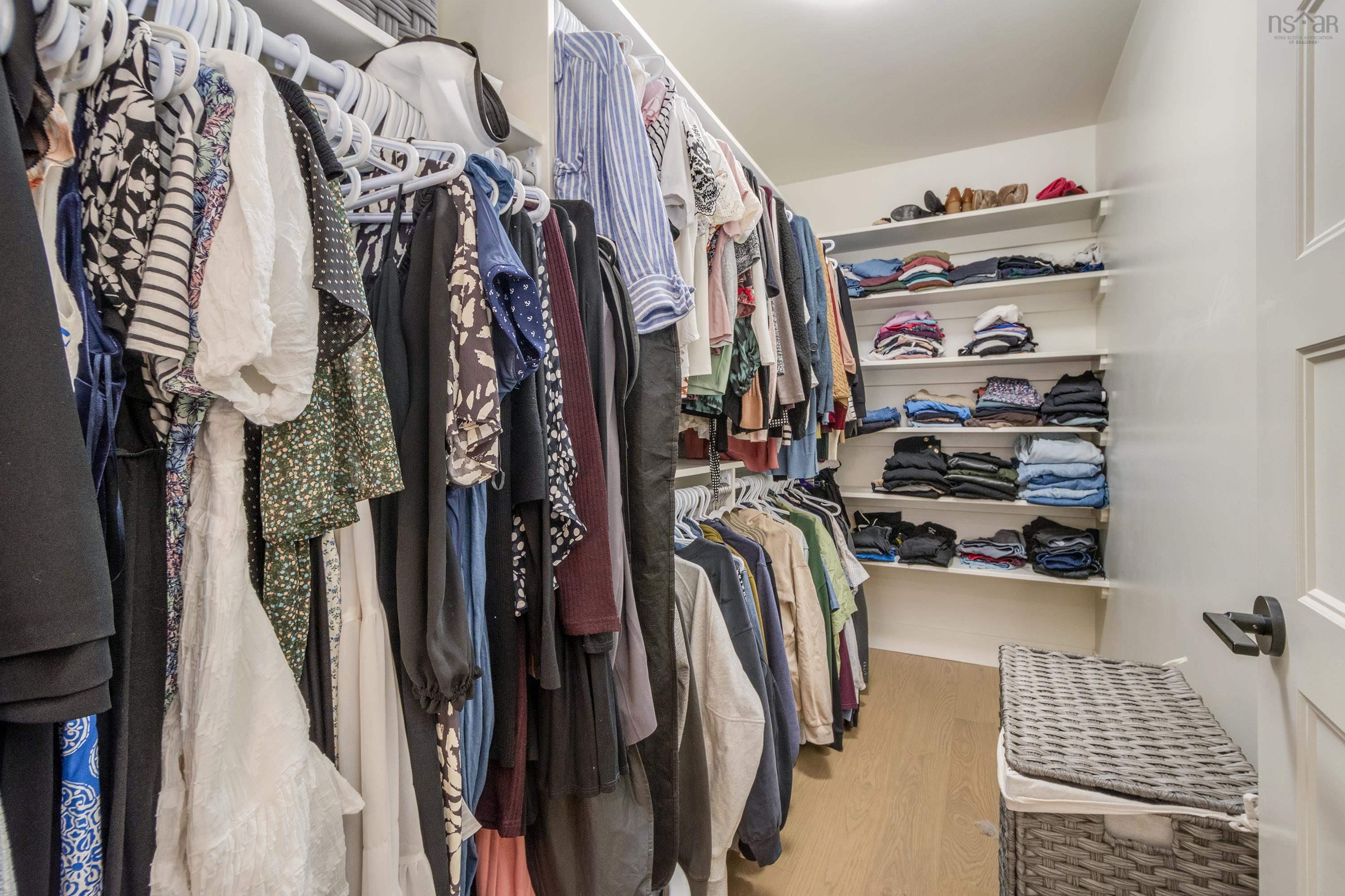 $959,900.00: 77 Bristolton Avenue, Bedford