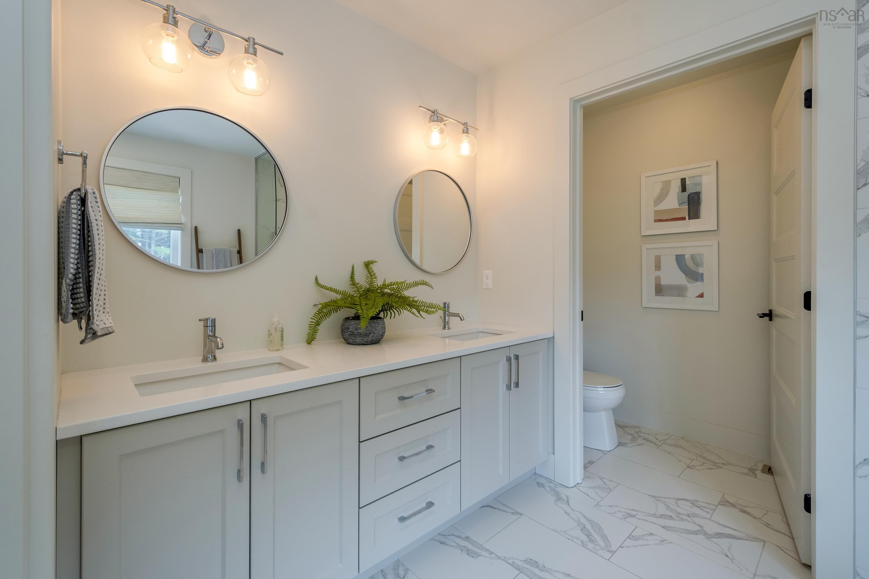 $959,900.00: 77 Bristolton Avenue, Bedford