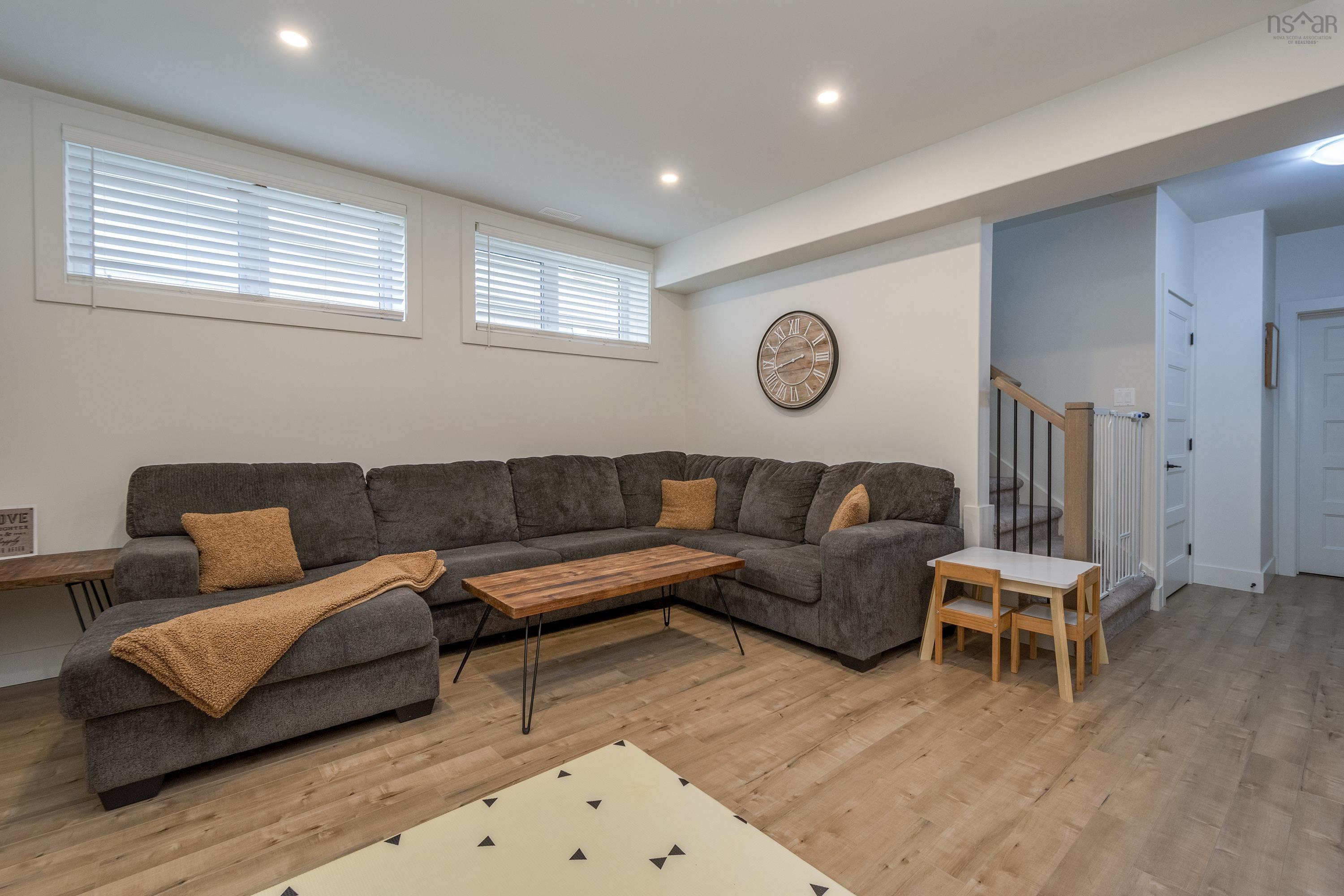 $959,900.00: 77 Bristolton Avenue, Bedford