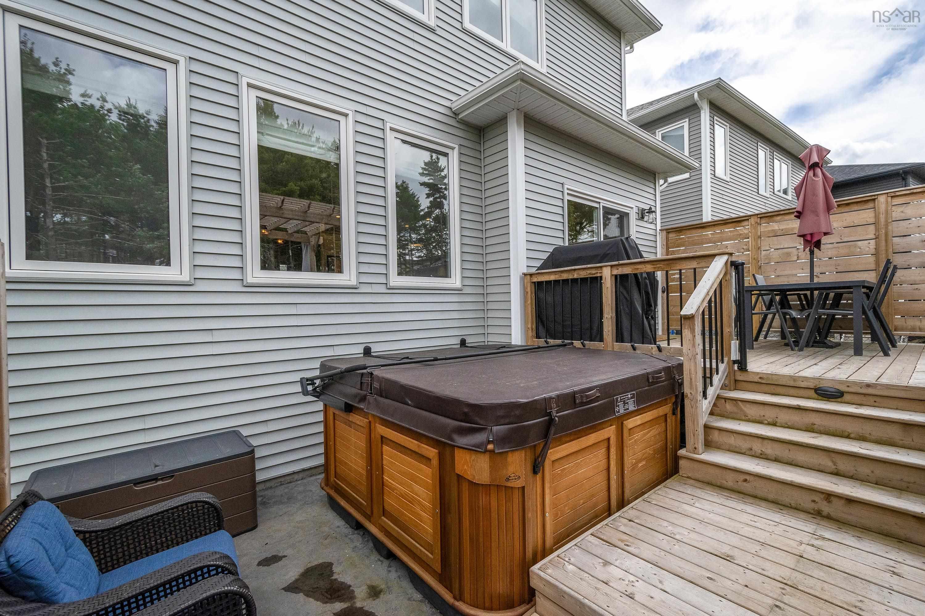 $959,900.00: 77 Bristolton Avenue, Bedford