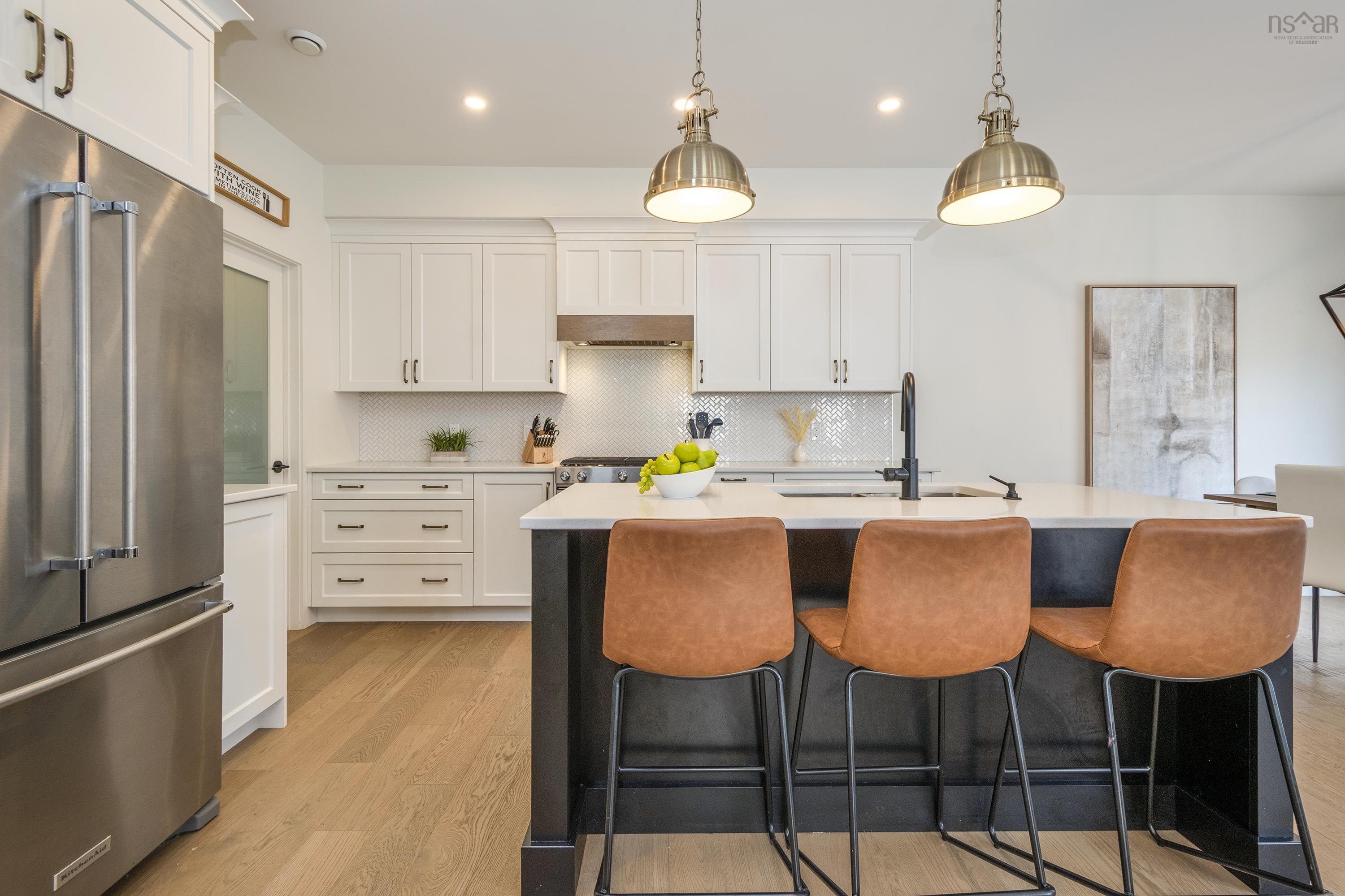 $959,900.00: 77 Bristolton Avenue, Bedford