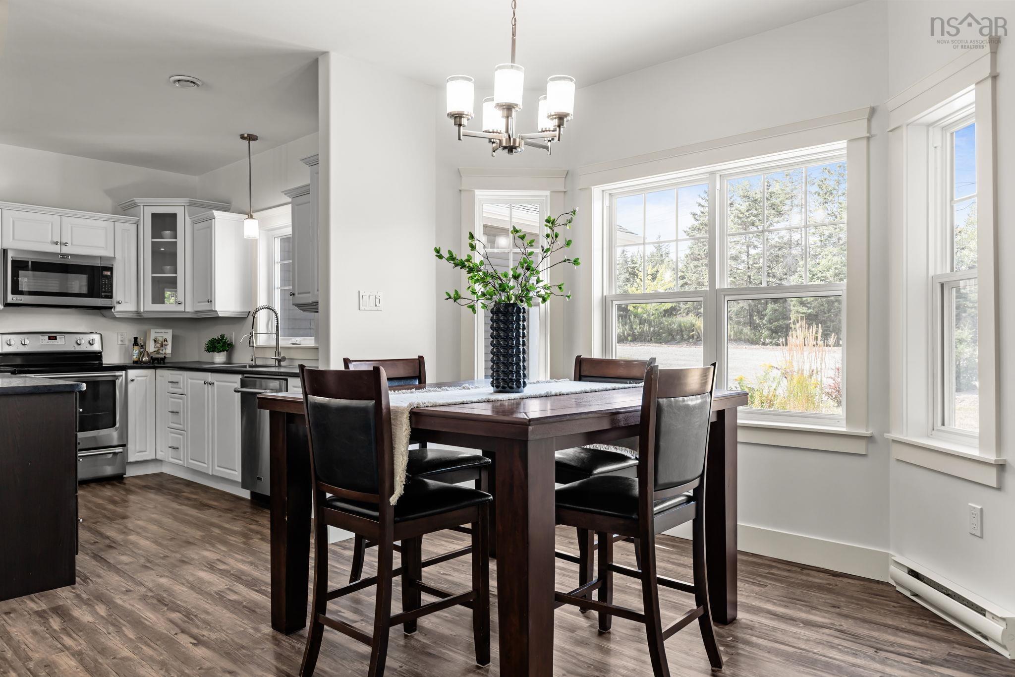 $649,900.00: 21 Prospectors Loop, Montague Gold Mines