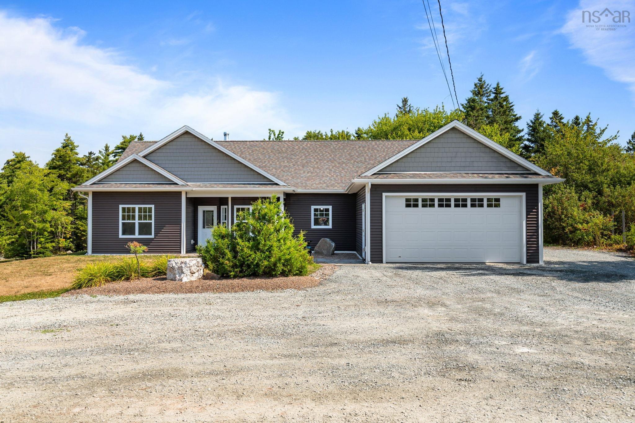 $649,900.00: 21 Prospectors Loop, Montague Gold Mines