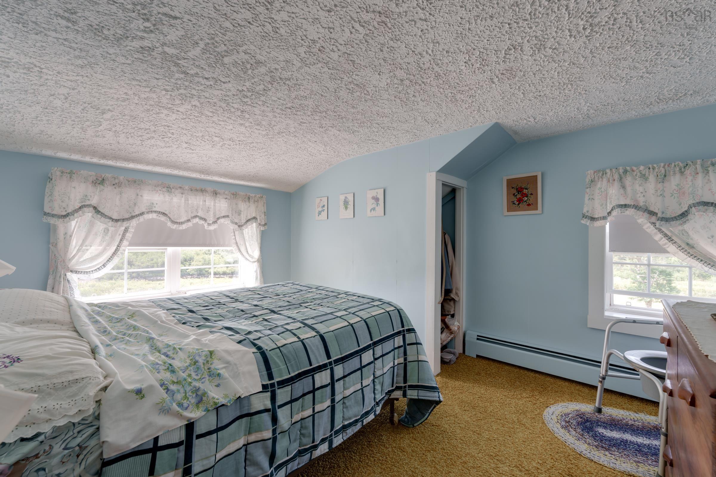 $350,000.00: 18 Riverside Lane, Salmon River