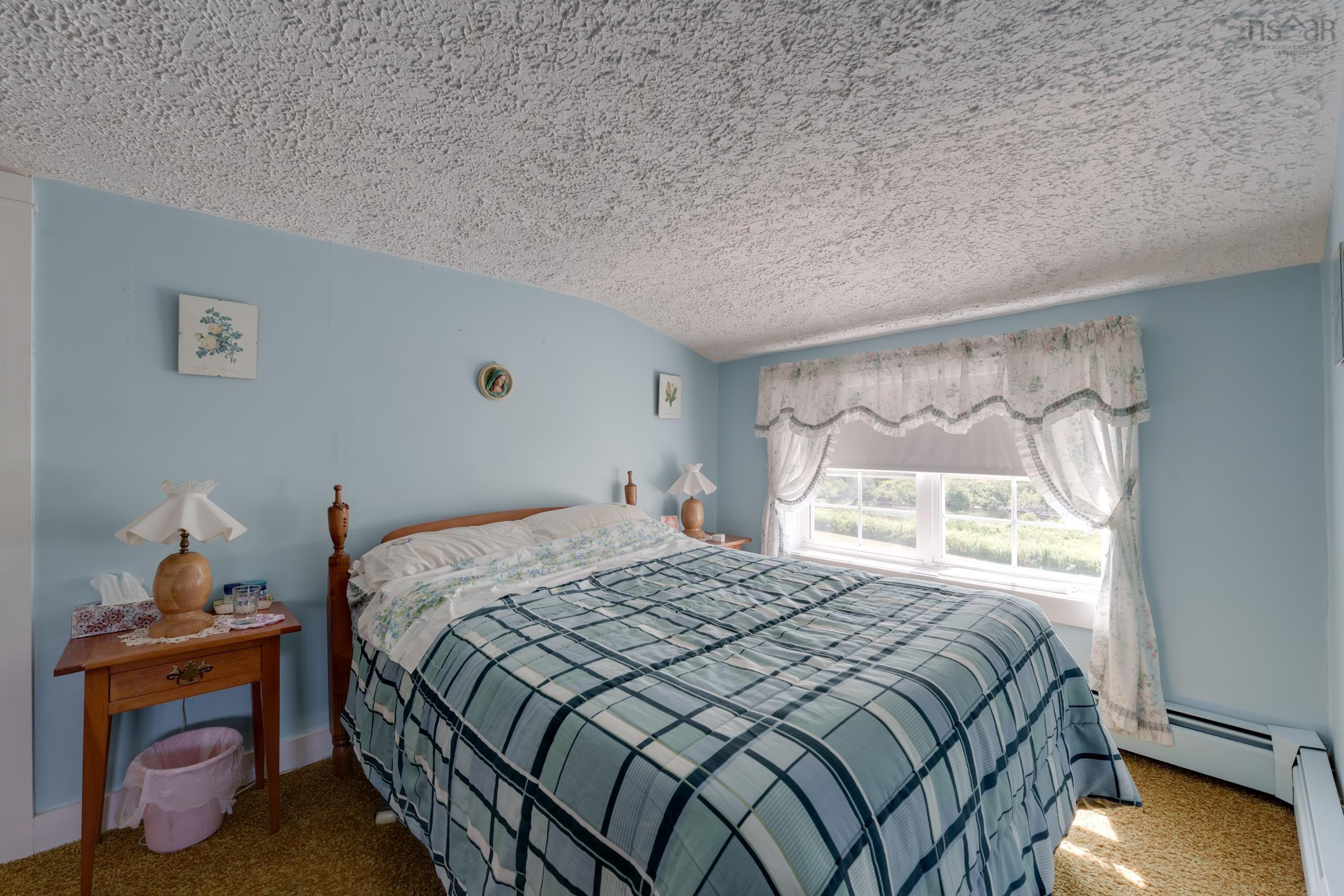 $350,000.00: 18 Riverside Lane, Salmon River